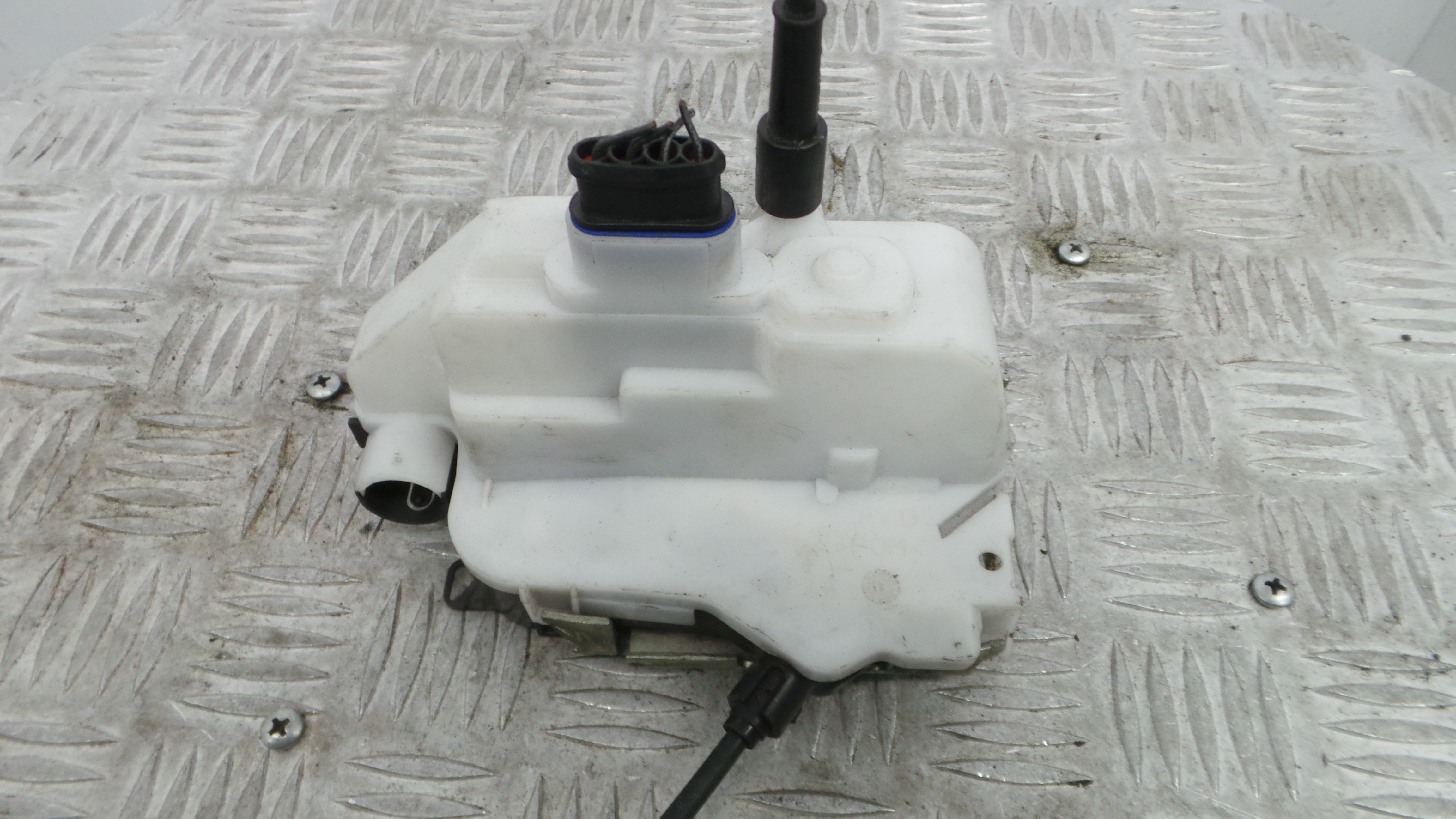 Fecho da Porta Frente Dto 8200027779 - RENAULT MEGANE II (BM0/1_, CM0/1_)-37065571