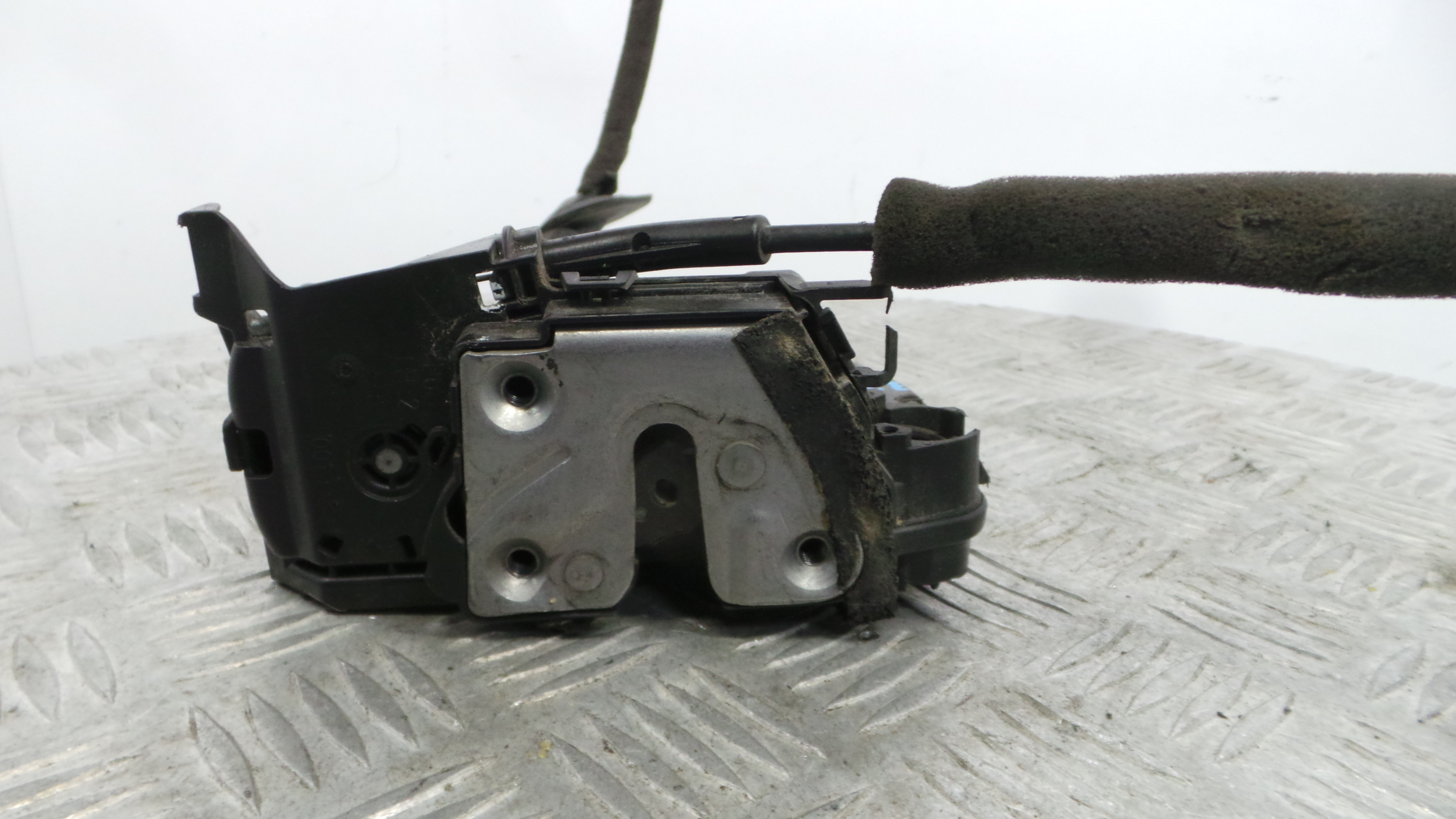 Fecho da Porta Frente Esq 805033000R - RENAULT CLIO IV (BH_)-37065582