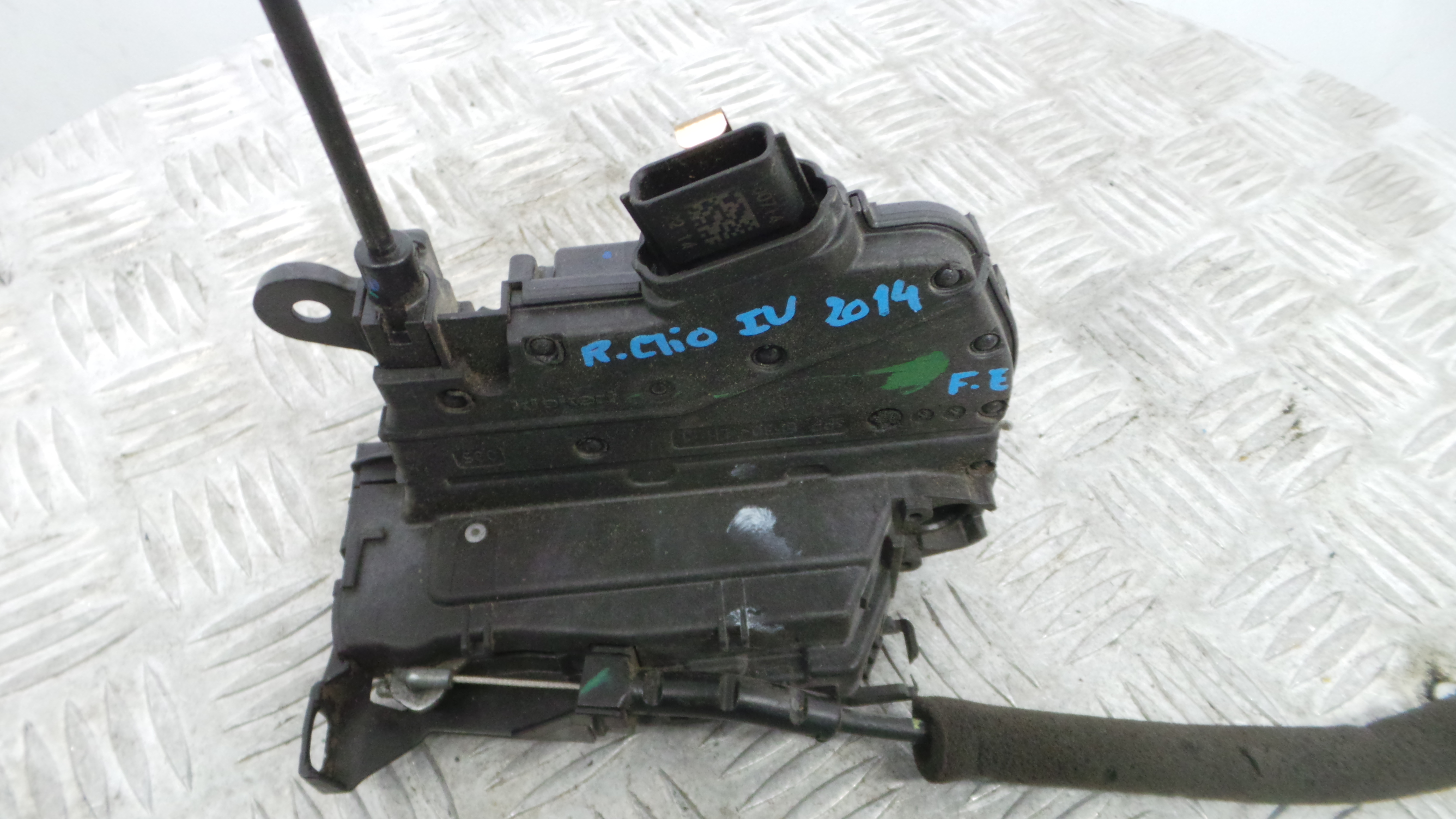 Fecho da Porta Frente Esq 805033000R - RENAULT CLIO IV (BH_)-37065582