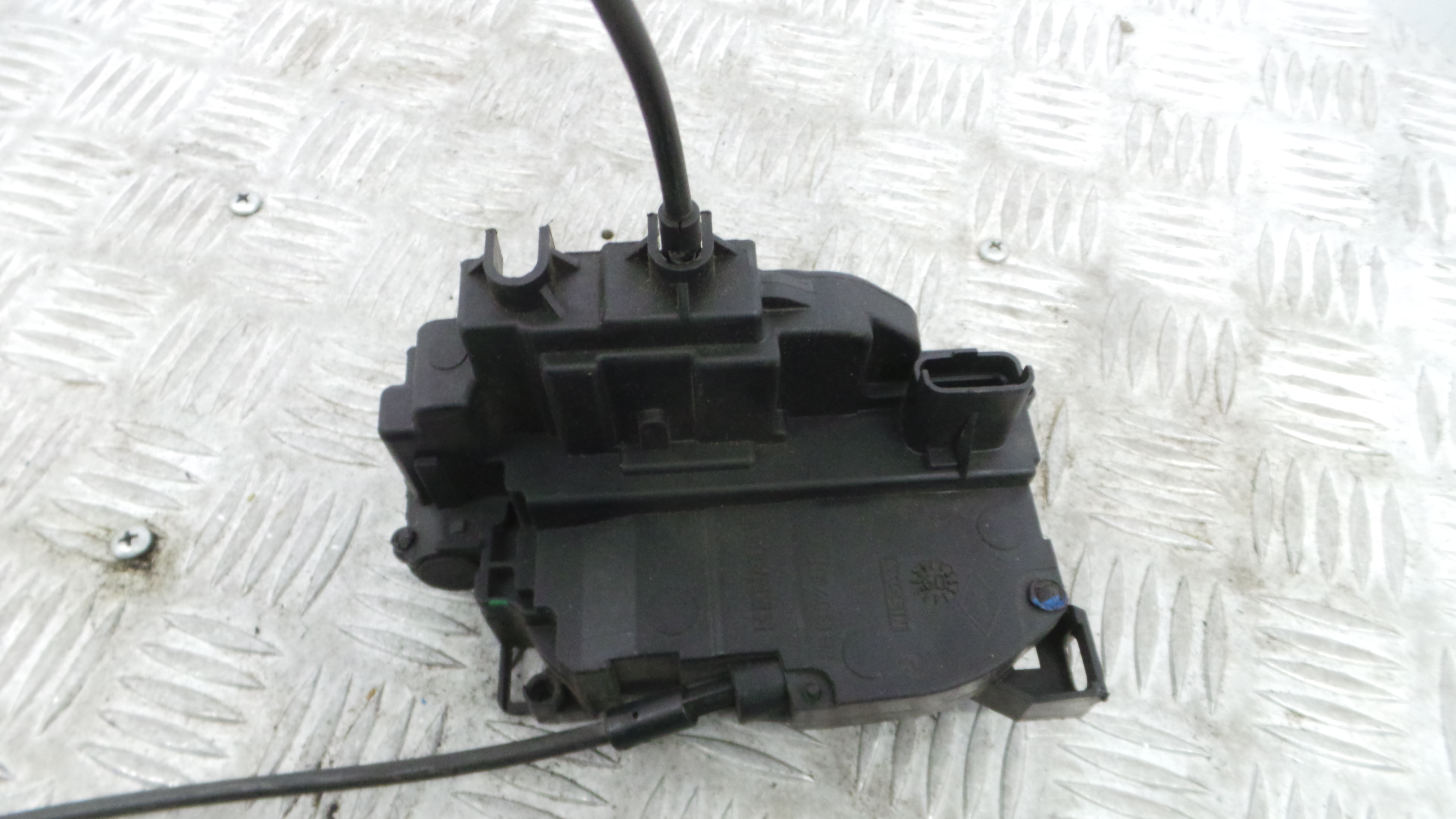 Fecho da Porta Frente Dto 8200300125 - RENAULT MEGANE III Hatchback (BZ0/1_, B3_)-37065592