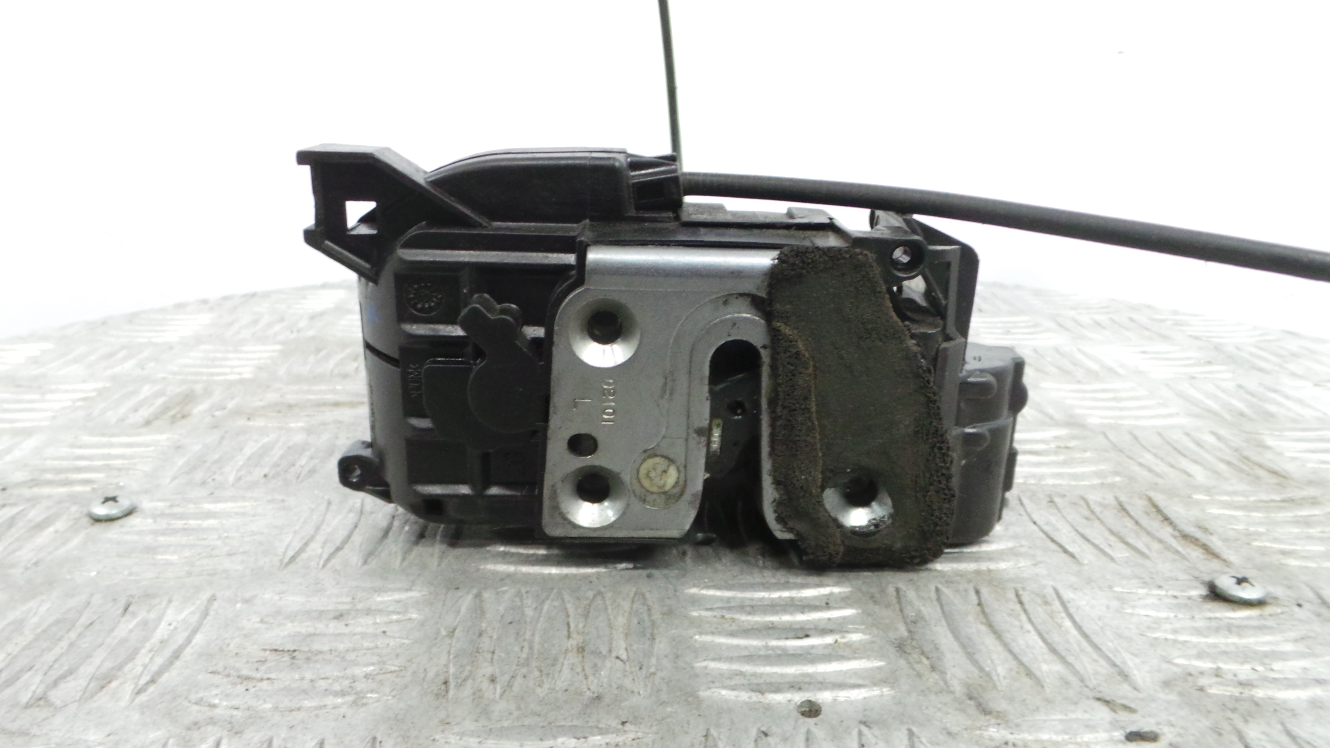 Fecho da Porta Trás Esq 825030002R - RENAULT MEGANE III Hatchback (BZ0/1_, B3_)-37065629