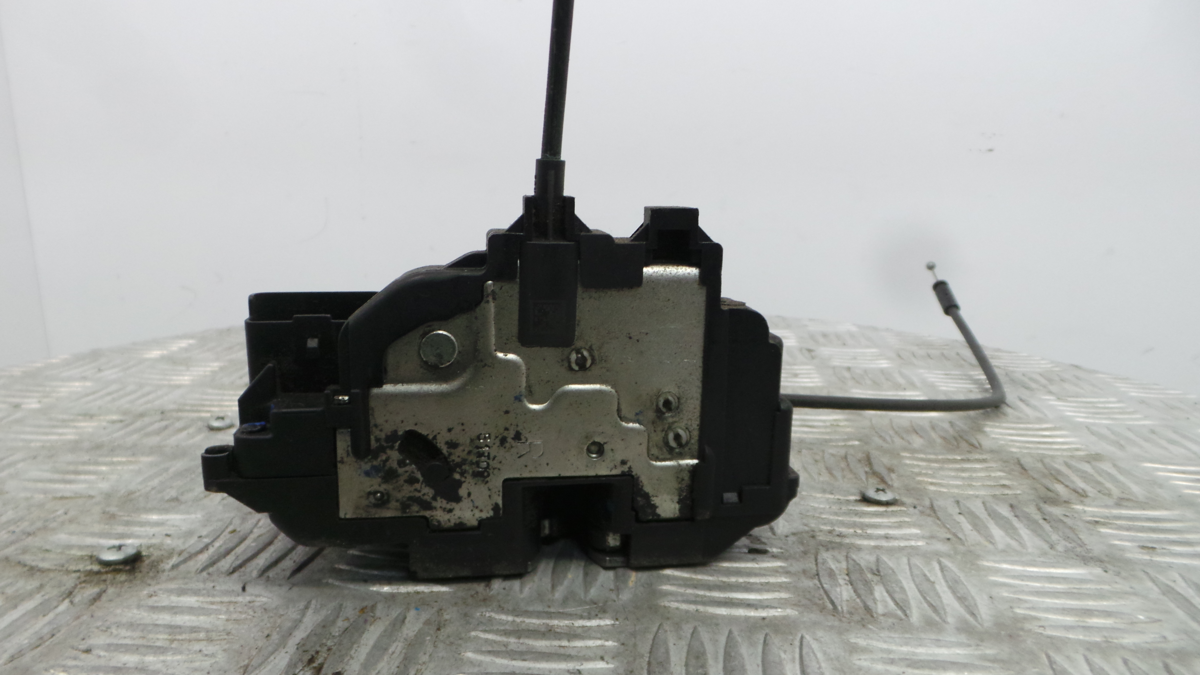 Fecho da Porta Trás Dto 825020002R - RENAULT MEGANE III Hatchback (BZ0/1_, B3_)-37065979