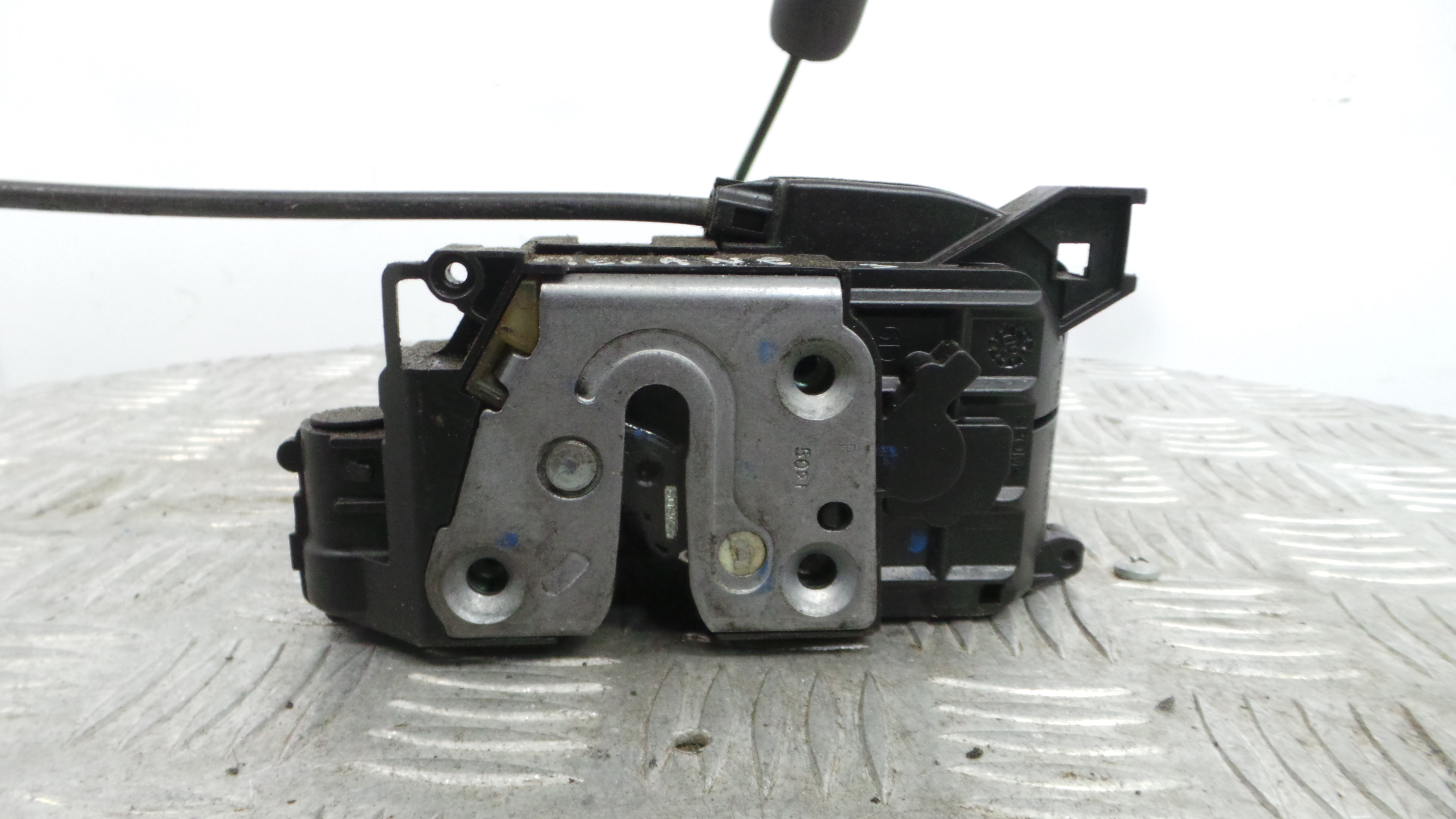 Fecho da Porta Trás Dto 825020002R - RENAULT MEGANE III Hatchback (BZ0/1_, B3_)-37065979