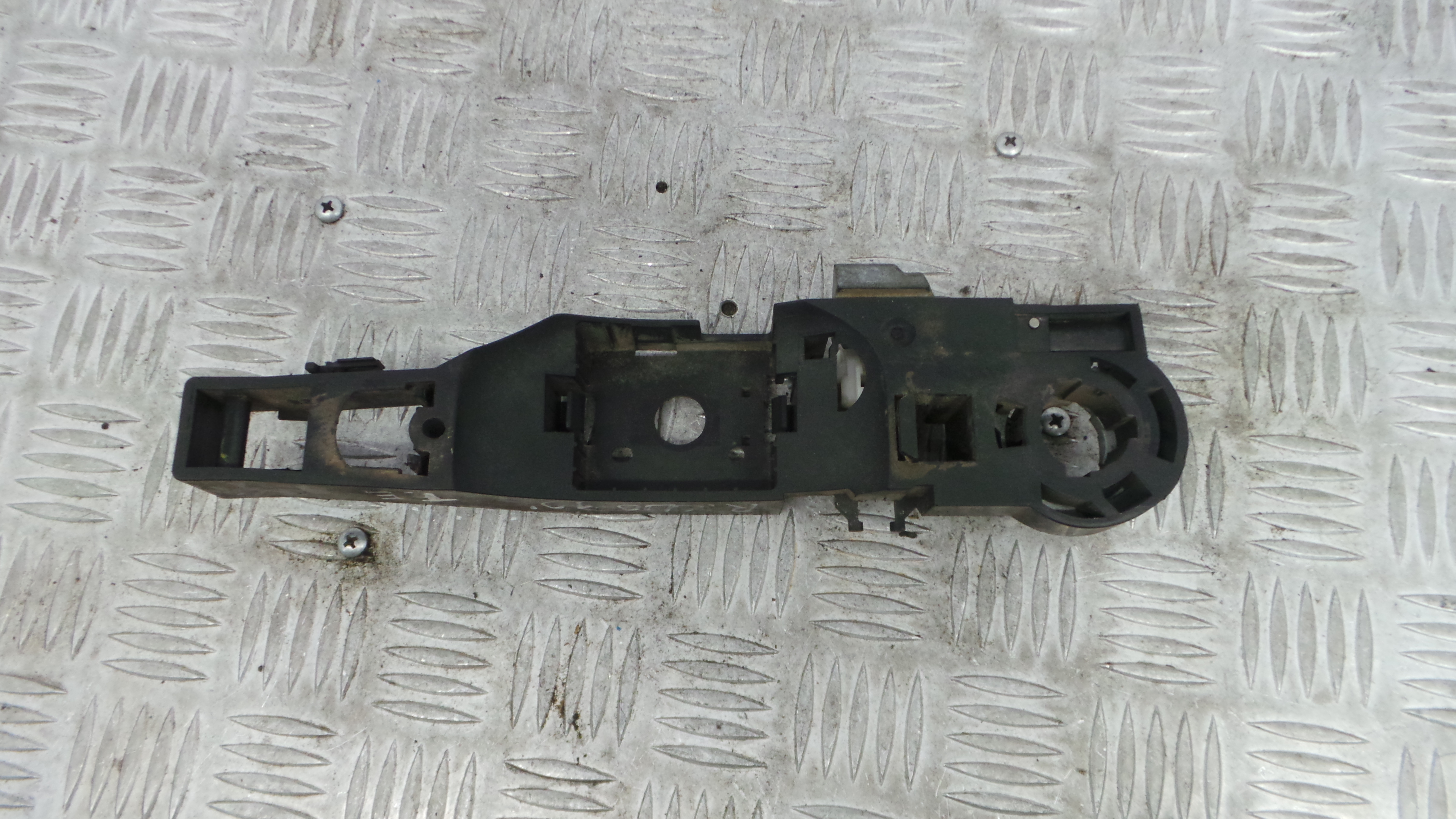 Puxador Exterior Frente Esquerdo 8200226524 - RENAULT CLIO III (BR0/1, CR0/1)-37065988