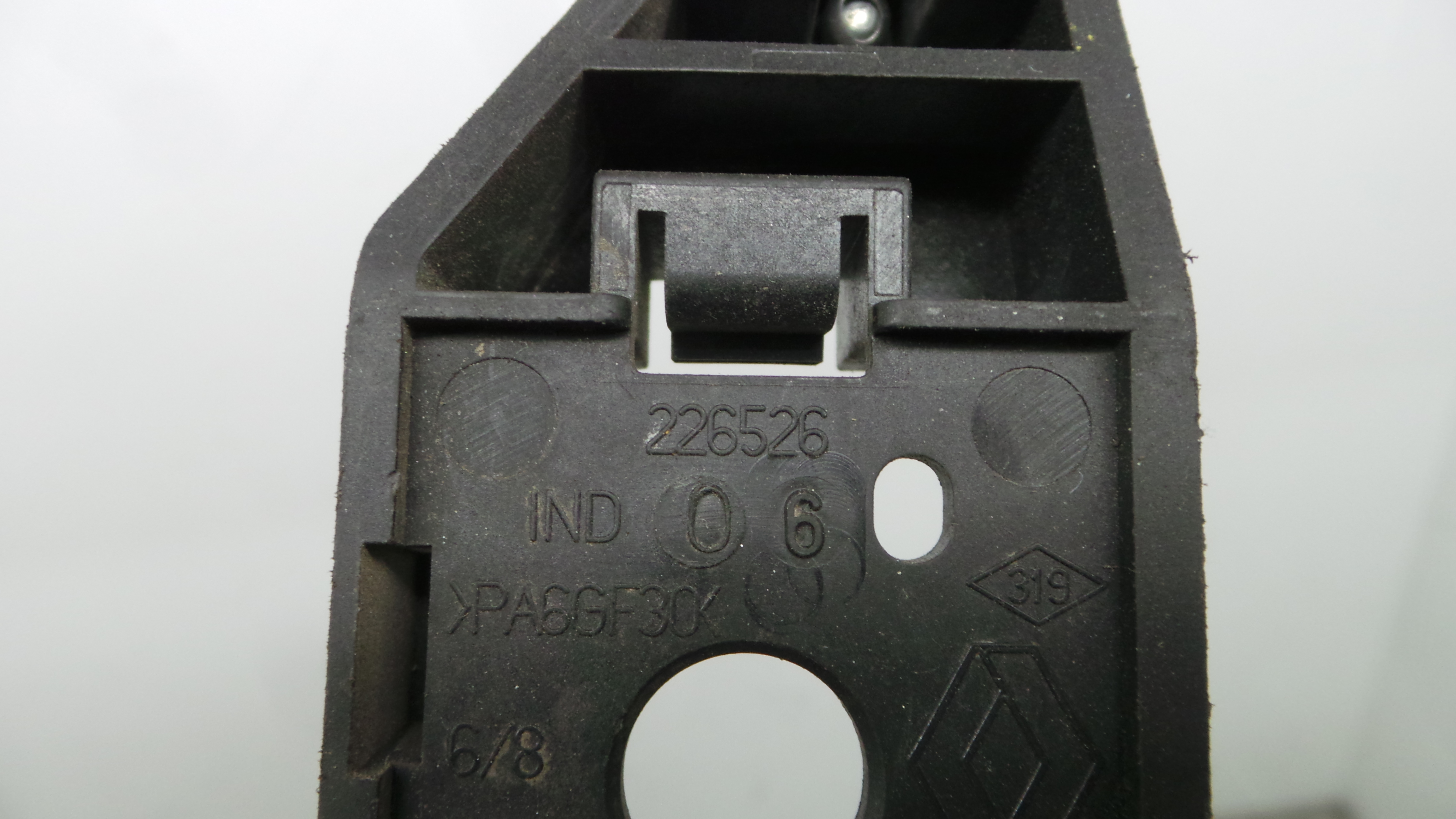 Puxador Exterior Frente Direita  8200226526 - RENAULT CLIO III (BR0/1, CR0/1)-37065991