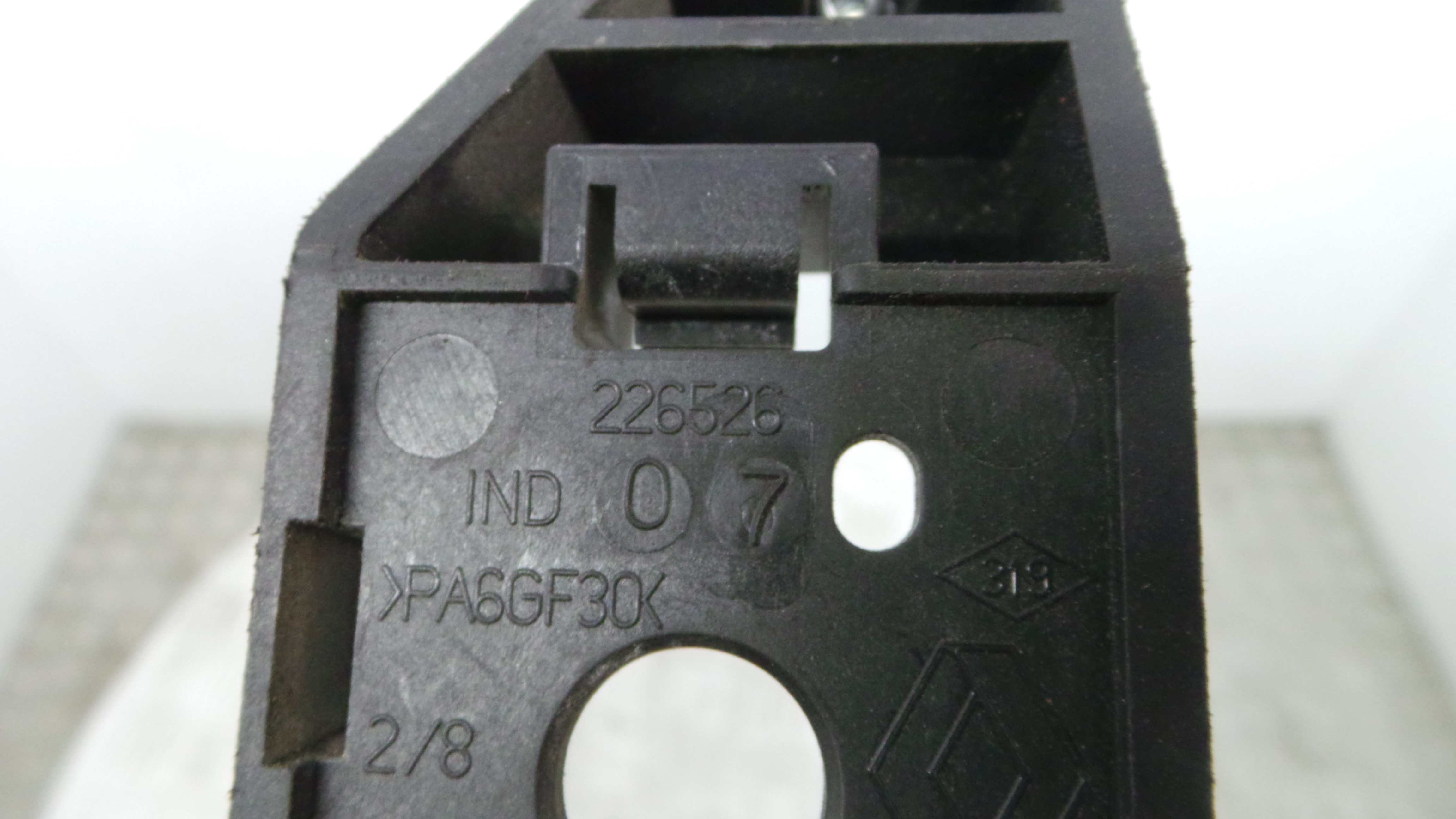 Puxador Exterior Frente Direita  8200226526 - RENAULT CLIO III (BR0/1, CR0/1)-37066038