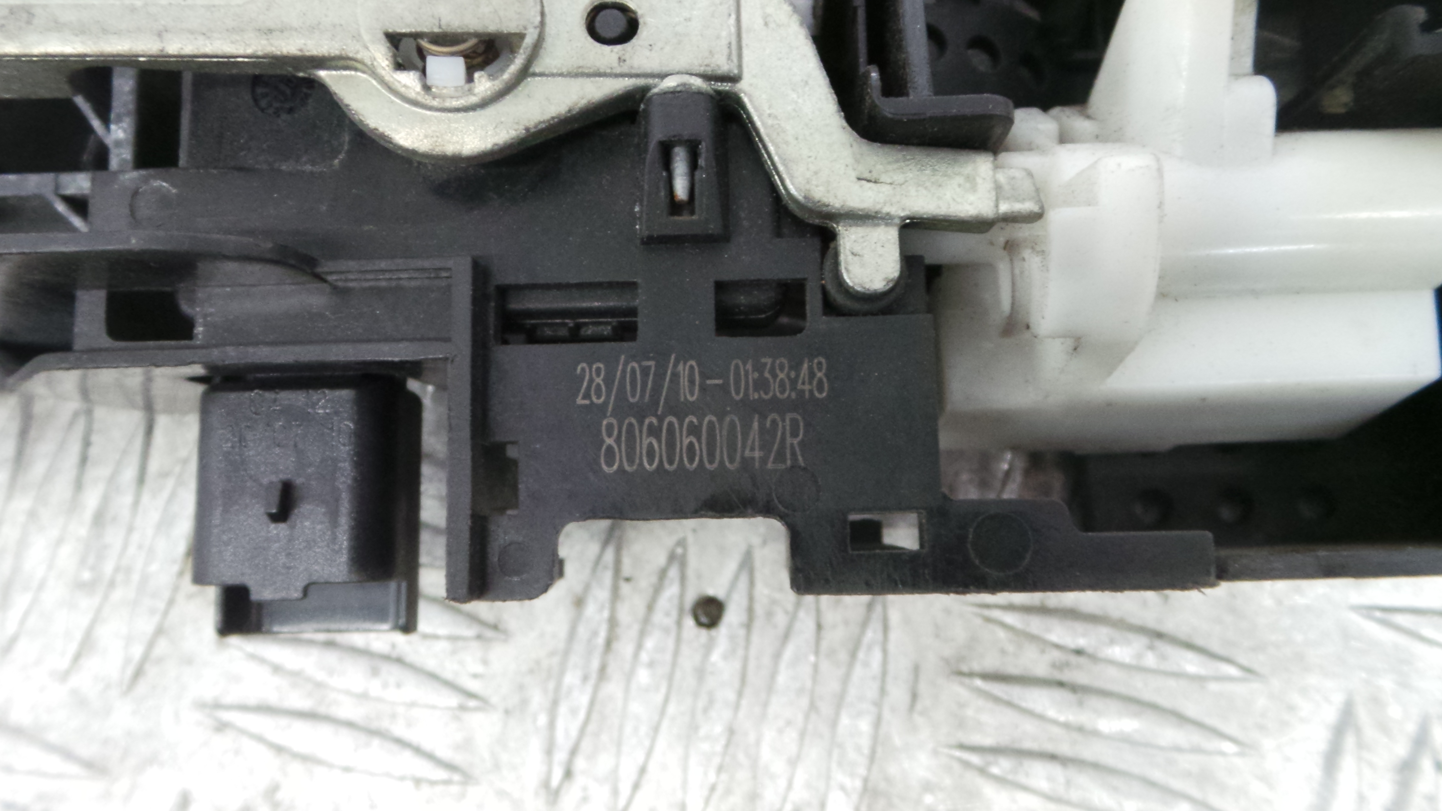 Puxador Exterior Trás Direita   806060042R - RENAULT MEGANE III Hatchback (BZ0/1_, B3_)-37066044