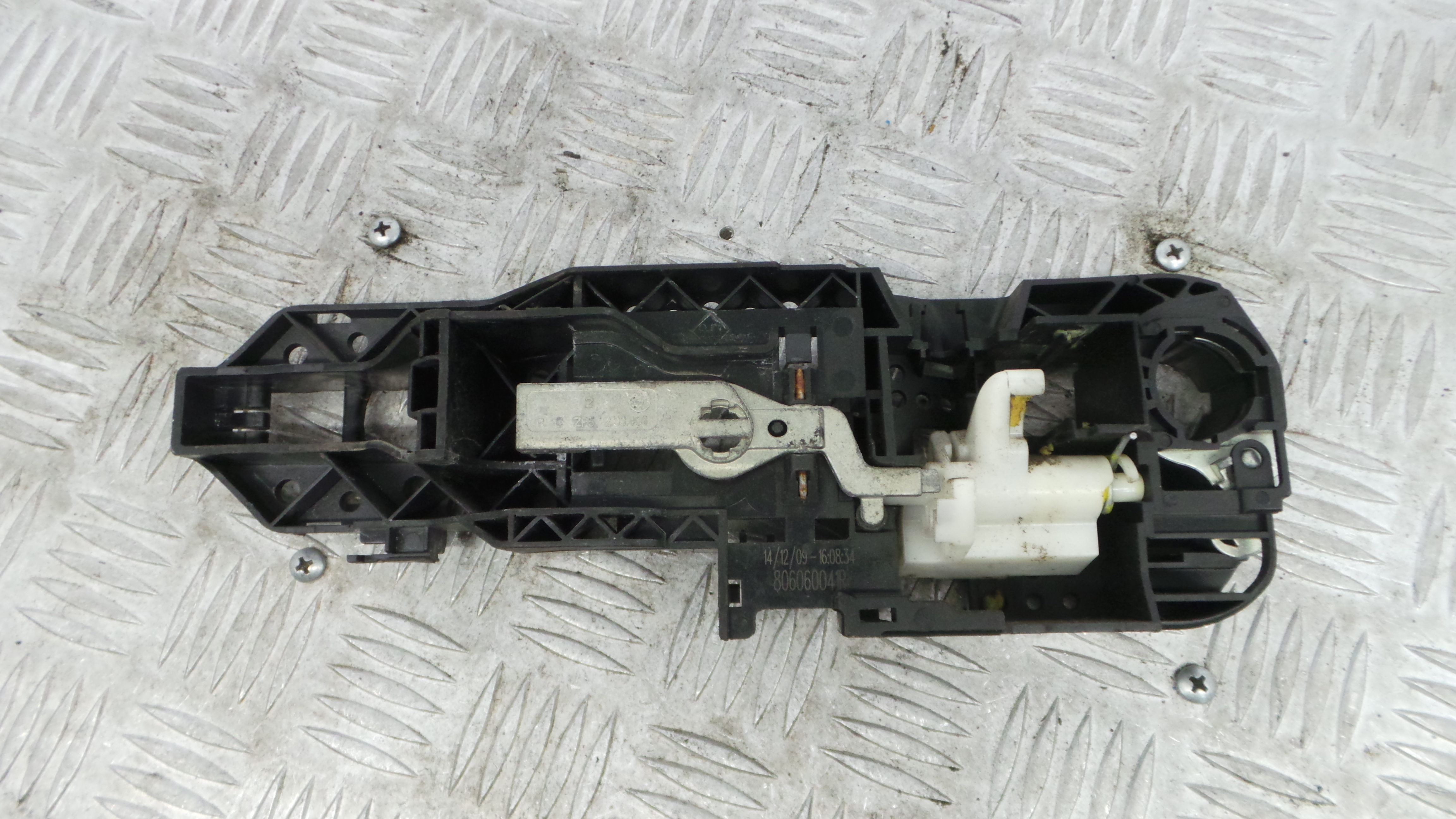 Puxador Exterior Trás Direita   806060041R - RENAULT MEGANE III Hatchback (BZ0/1_, B3_)-37066053