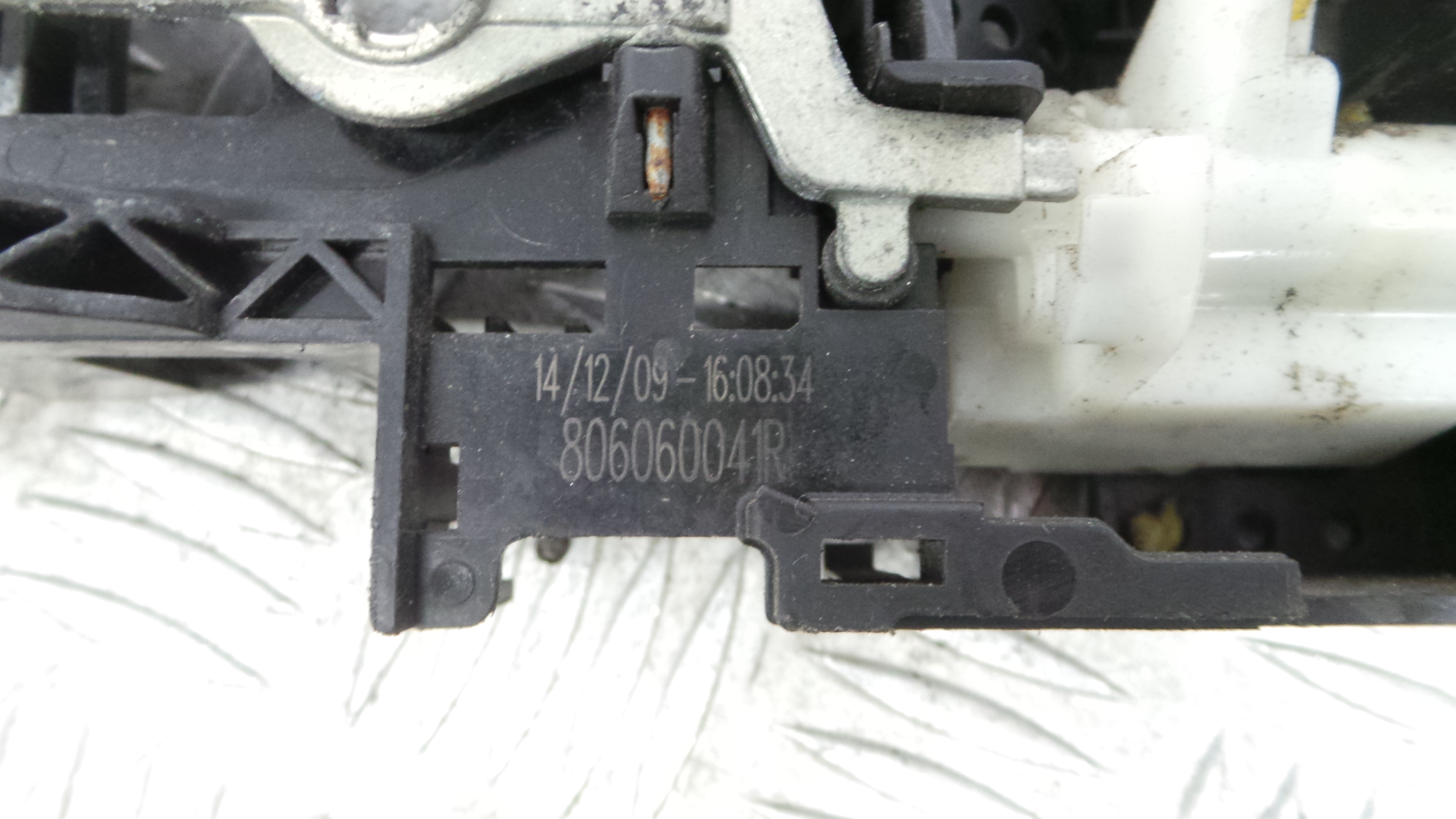 Puxador Exterior Trás Direita   806060041R - RENAULT MEGANE III Hatchback (BZ0/1_, B3_)-37066053