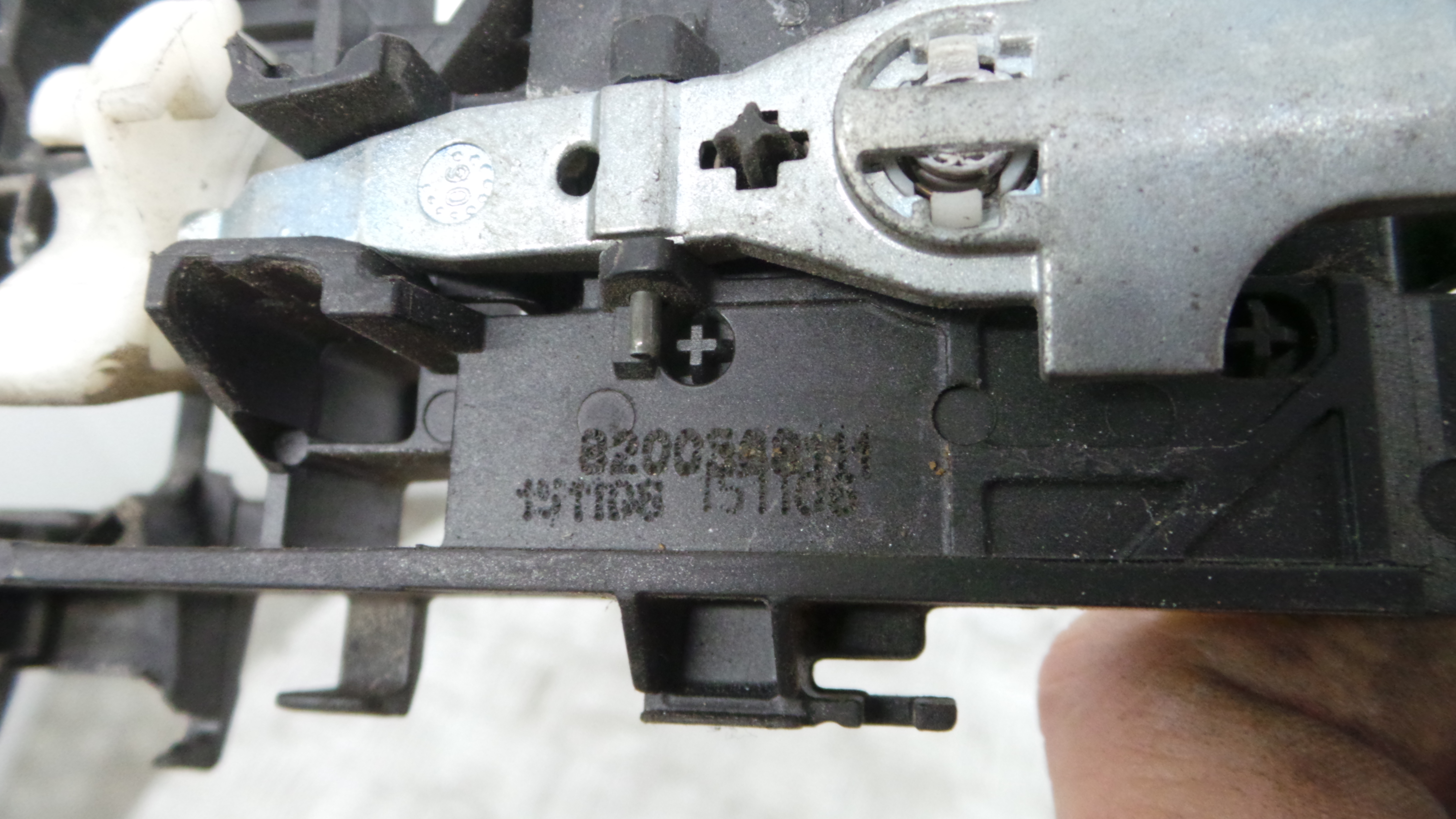 Puxador Exterior Frente Direita  8200388111 - RENAULT MEGANE II (BM0/1_, CM0/1_)-37066064