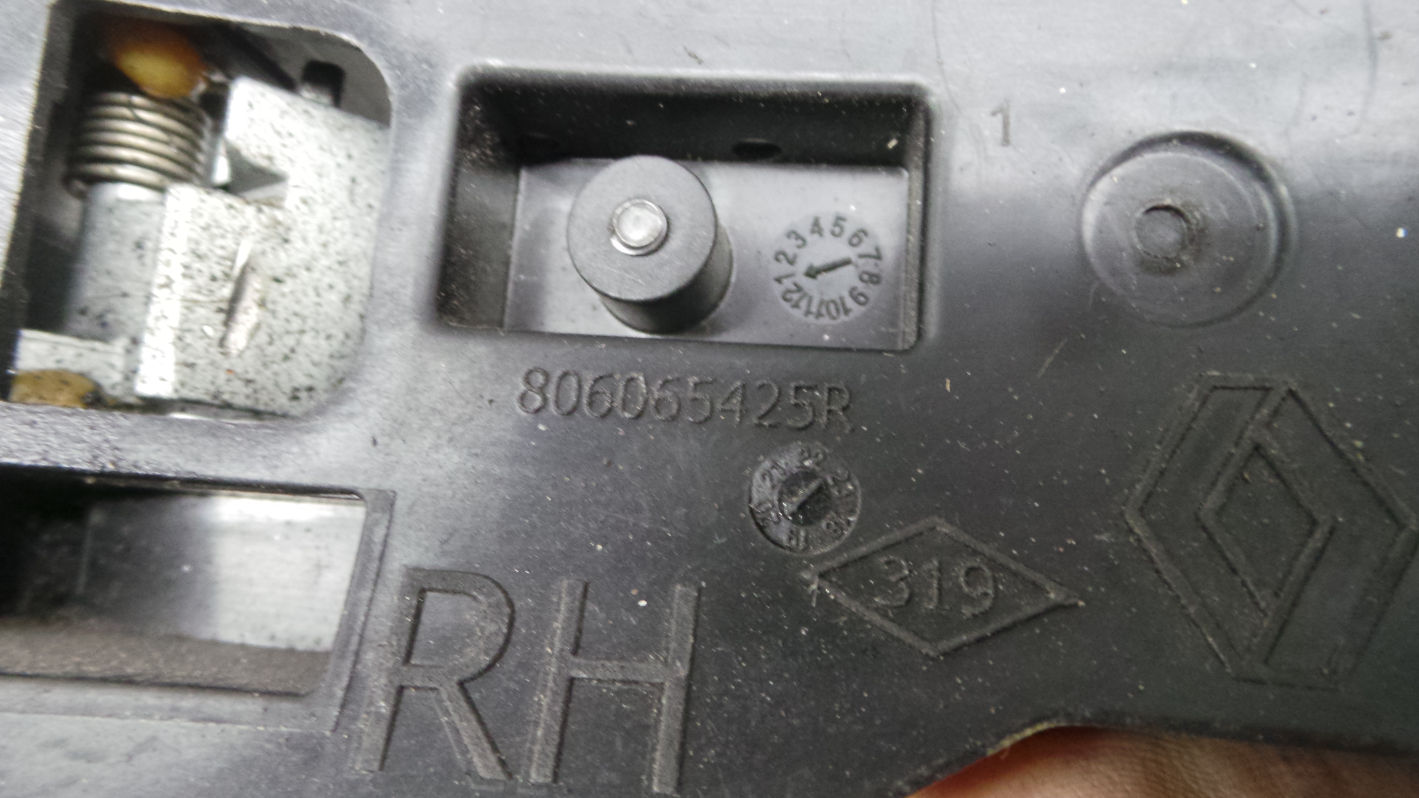 Puxador Exterior Frente Direita  806065425R - RENAULT CLIO V (B7_)-37066069