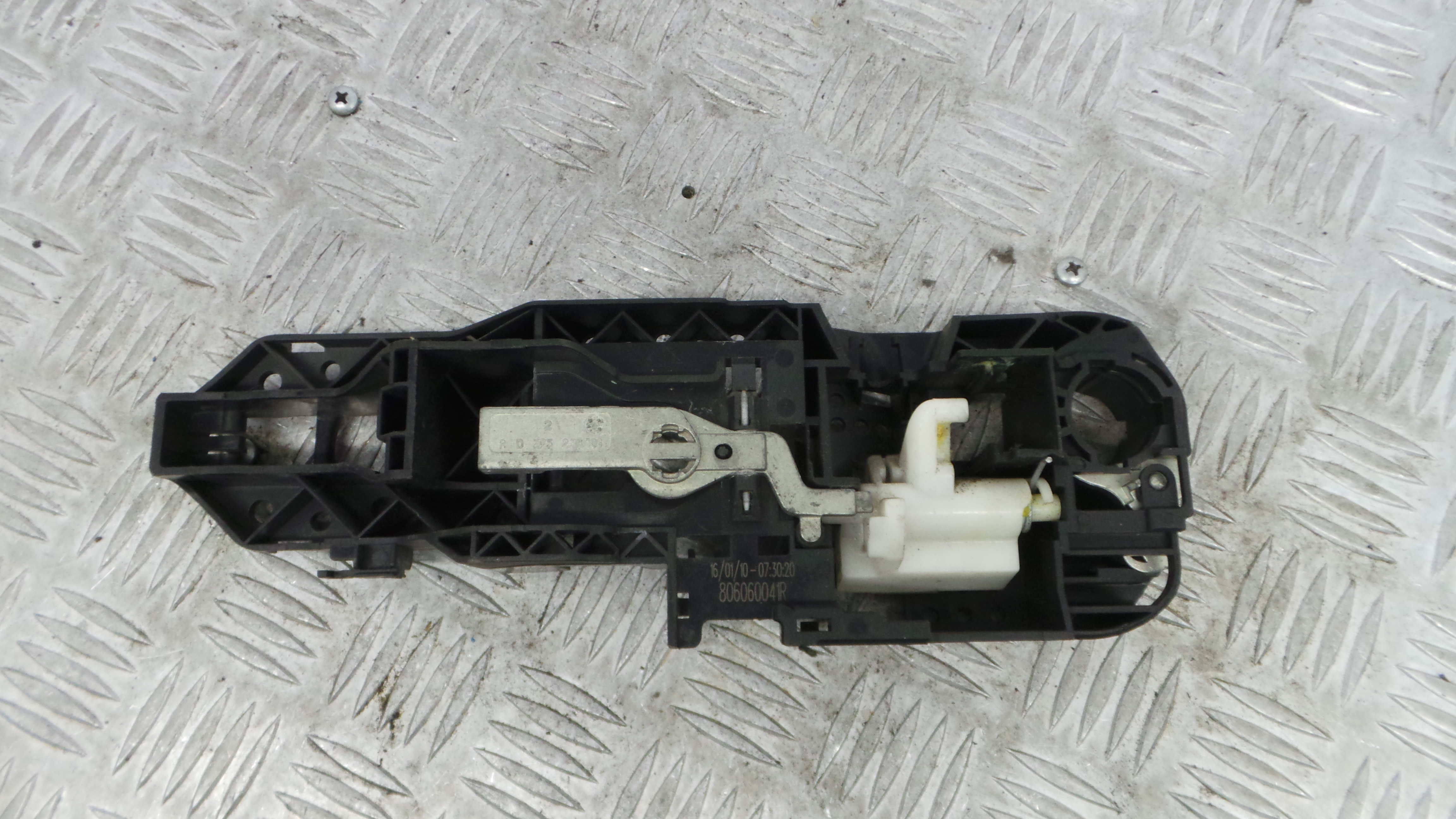 Puxador Exterior Frente Direita  806060041R - RENAULT MEGANE III Hatchback (BZ0/1_, B3_)-37066077