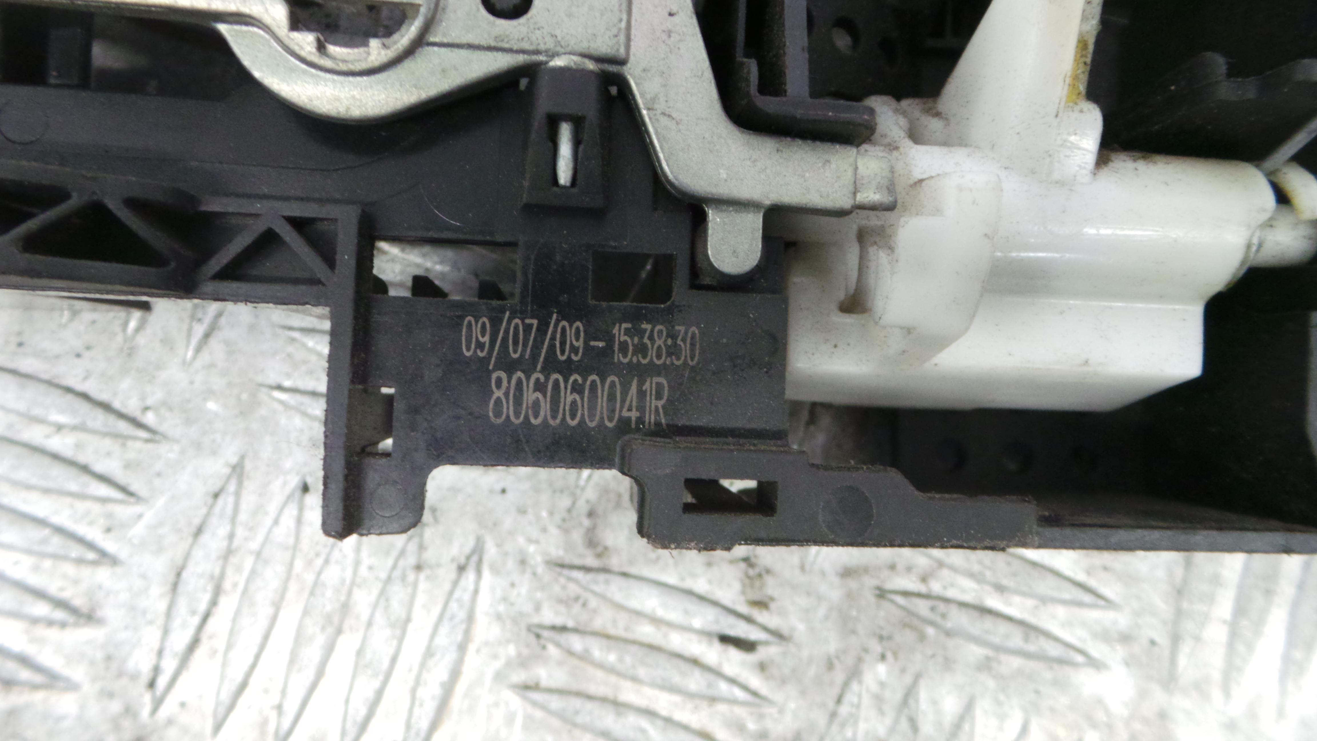 Puxador Exterior Frente Direita 806060041R - RENAULT MEGANE III Hatchback (BZ0/1_, B3_)-37066080