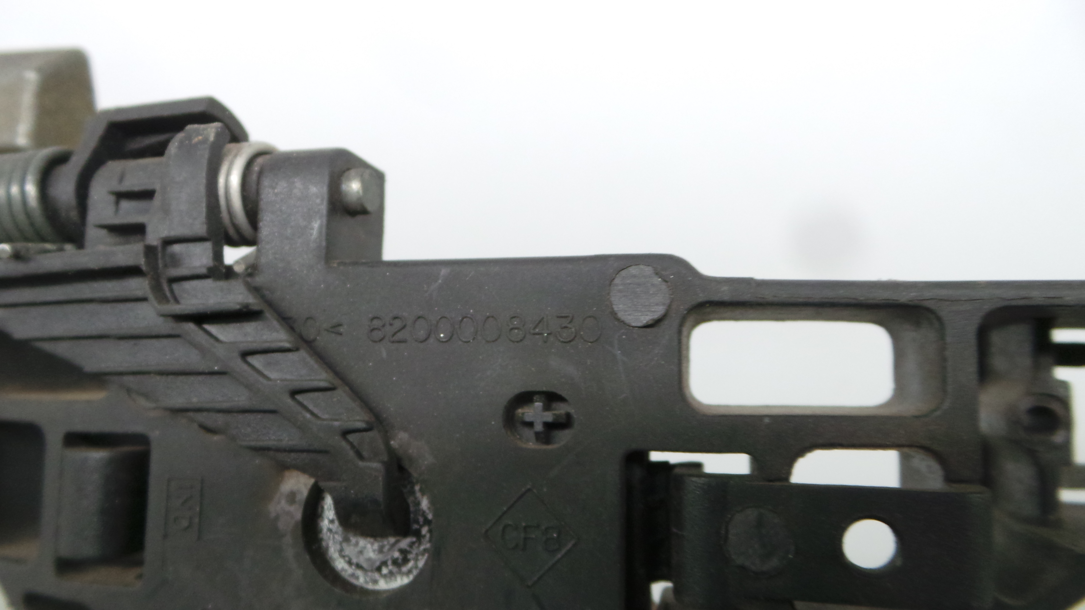 Puxador Exterior Trás esquerdo 8200008430 - RENAULT LAGUNA II (BG0/1_)-37066086