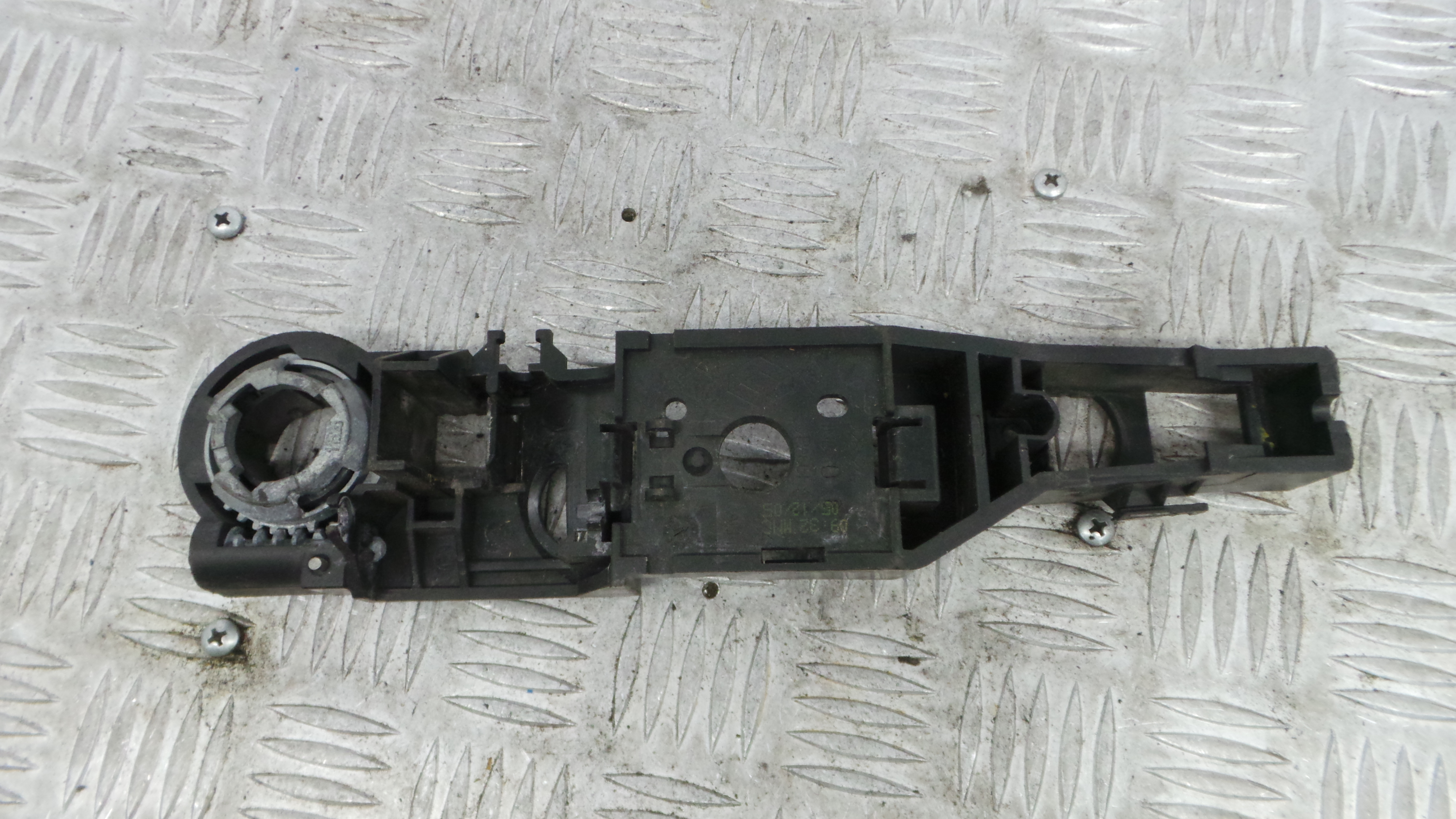 Puxador Exterior Frente Esquerdo 8200226524 - RENAULT CLIO III (BR0/1, CR0/1)-37066121