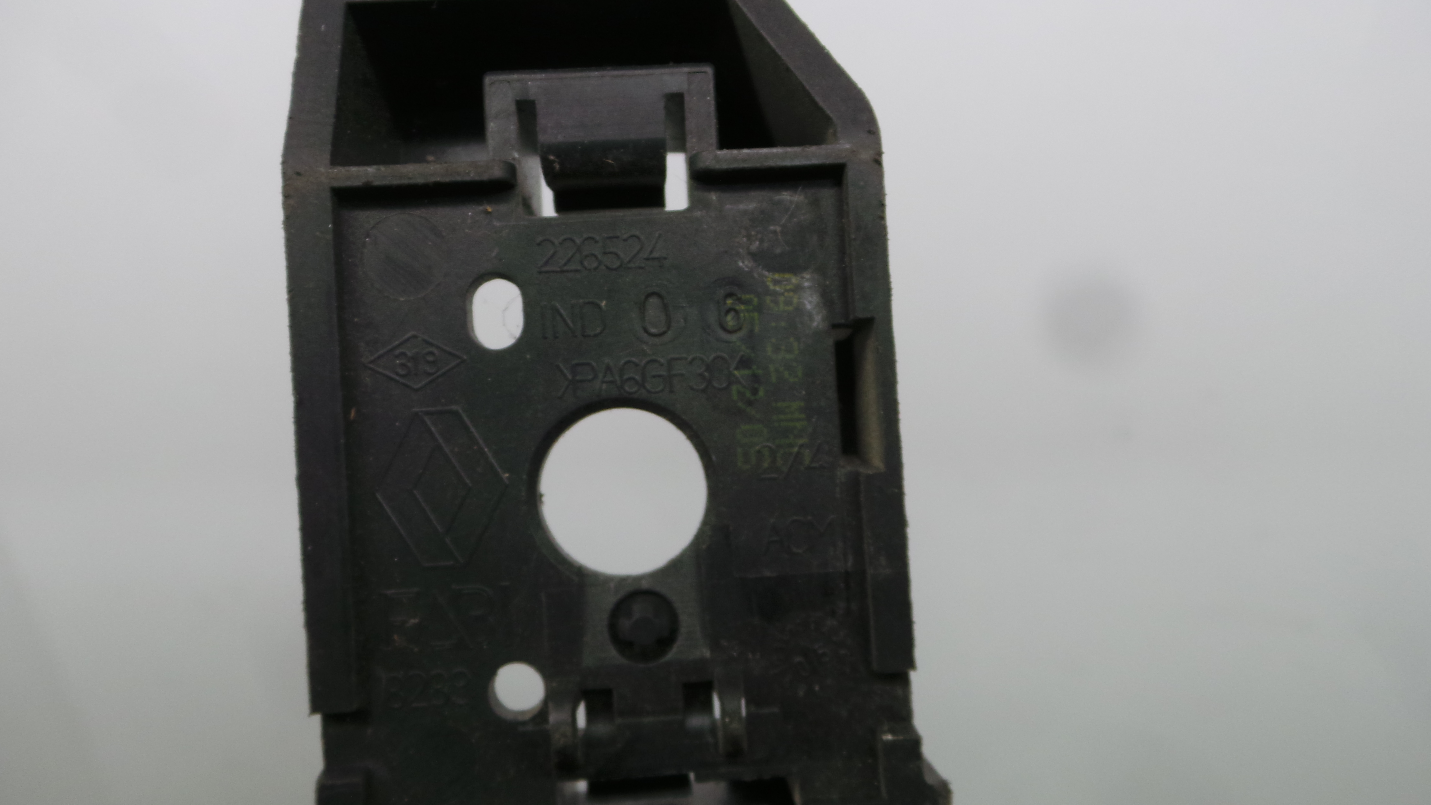 Puxador Exterior Frente Esquerdo 8200226524 - RENAULT CLIO III (BR0/1, CR0/1)-37066121