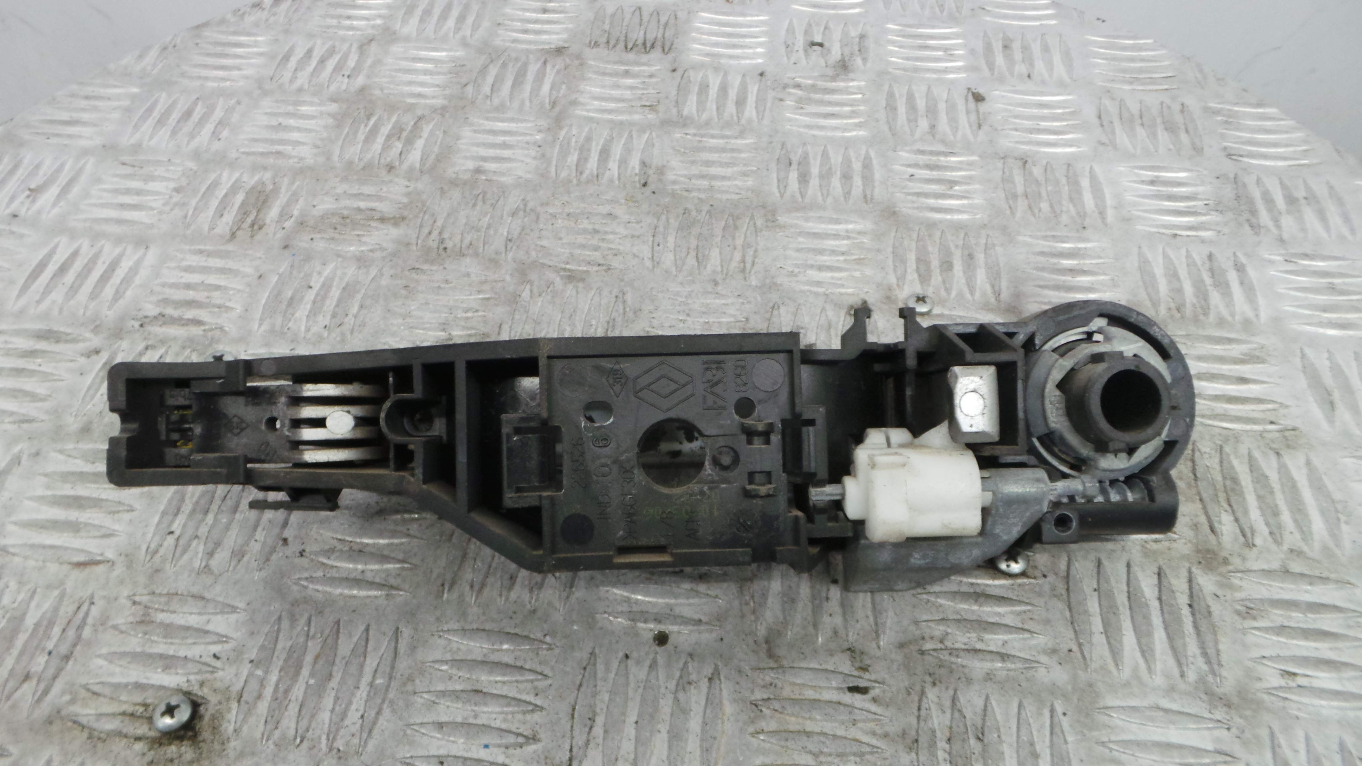 Puxador Exterior Frente Direita  8200226526 - RENAULT CLIO III (BR0/1, CR0/1)-37066124