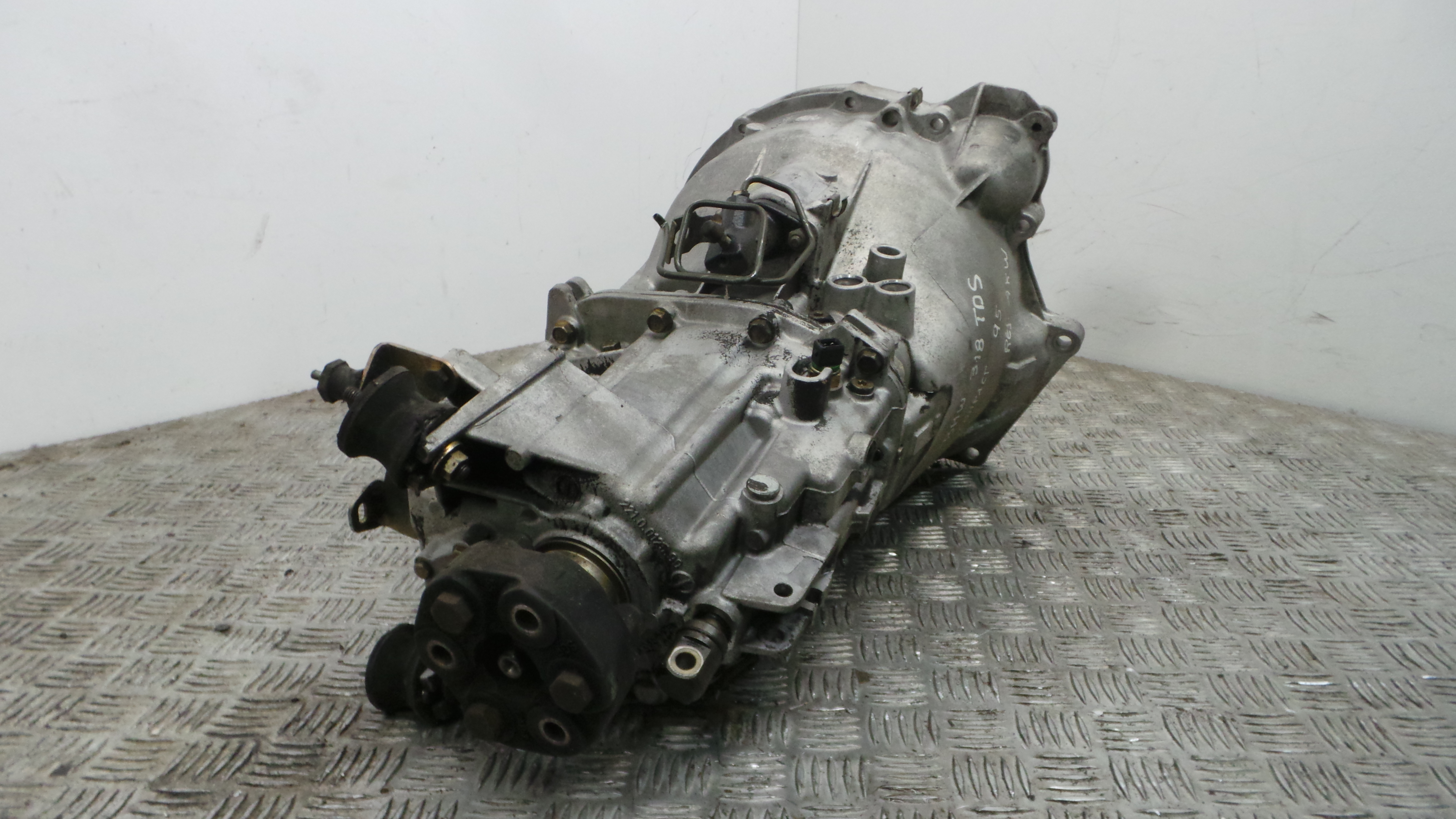 Caixa Velocidades Manual AKW - BMW 3 Compact (E36)-37070085