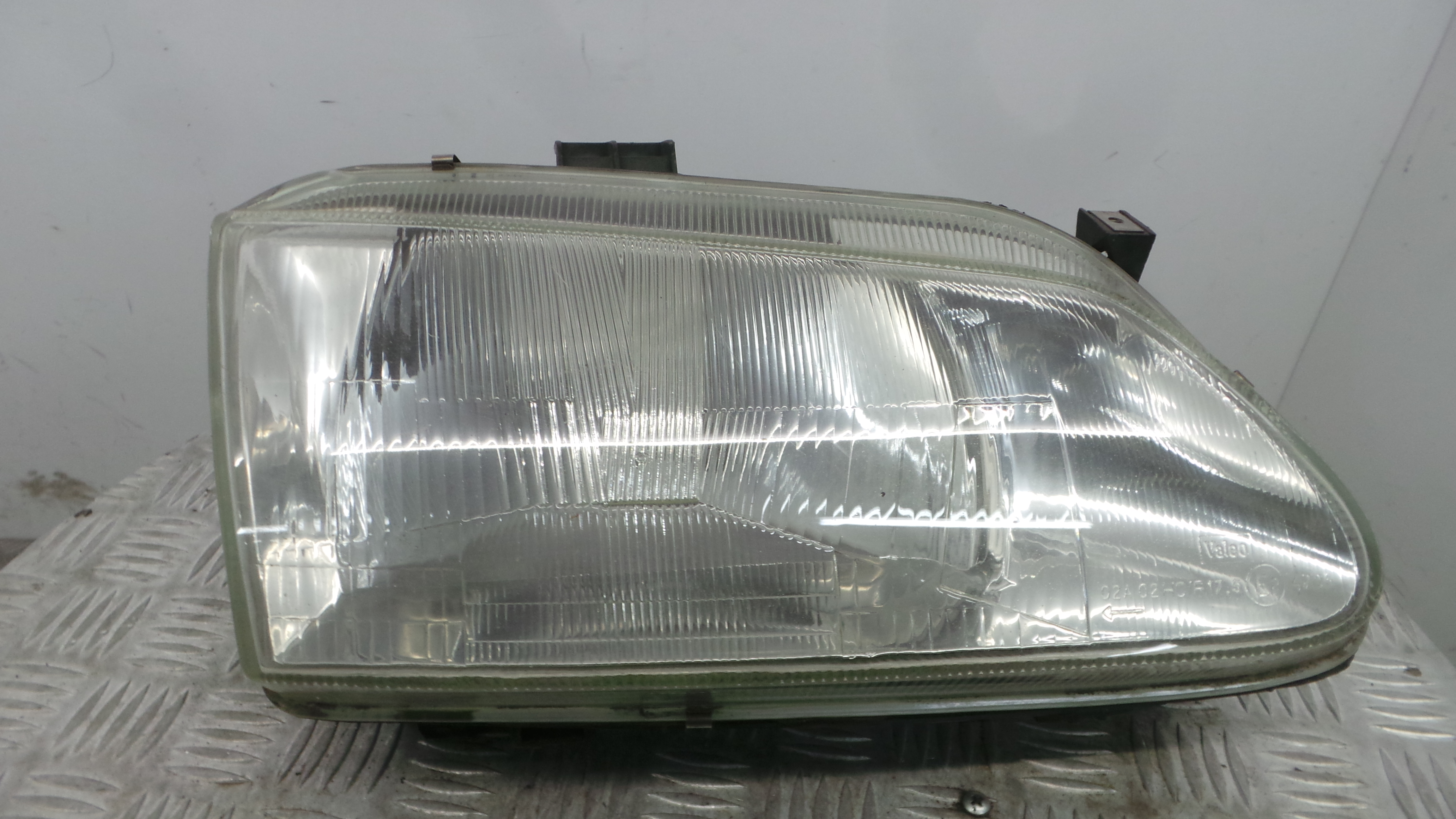 Ótica Dto 260101792R - RENAULT MEGANE Scénic (JA0/1_)-37075361 Ótica Dto 260101792R - RENAULT MEGANE Scénic (JA0/1_)-37075361