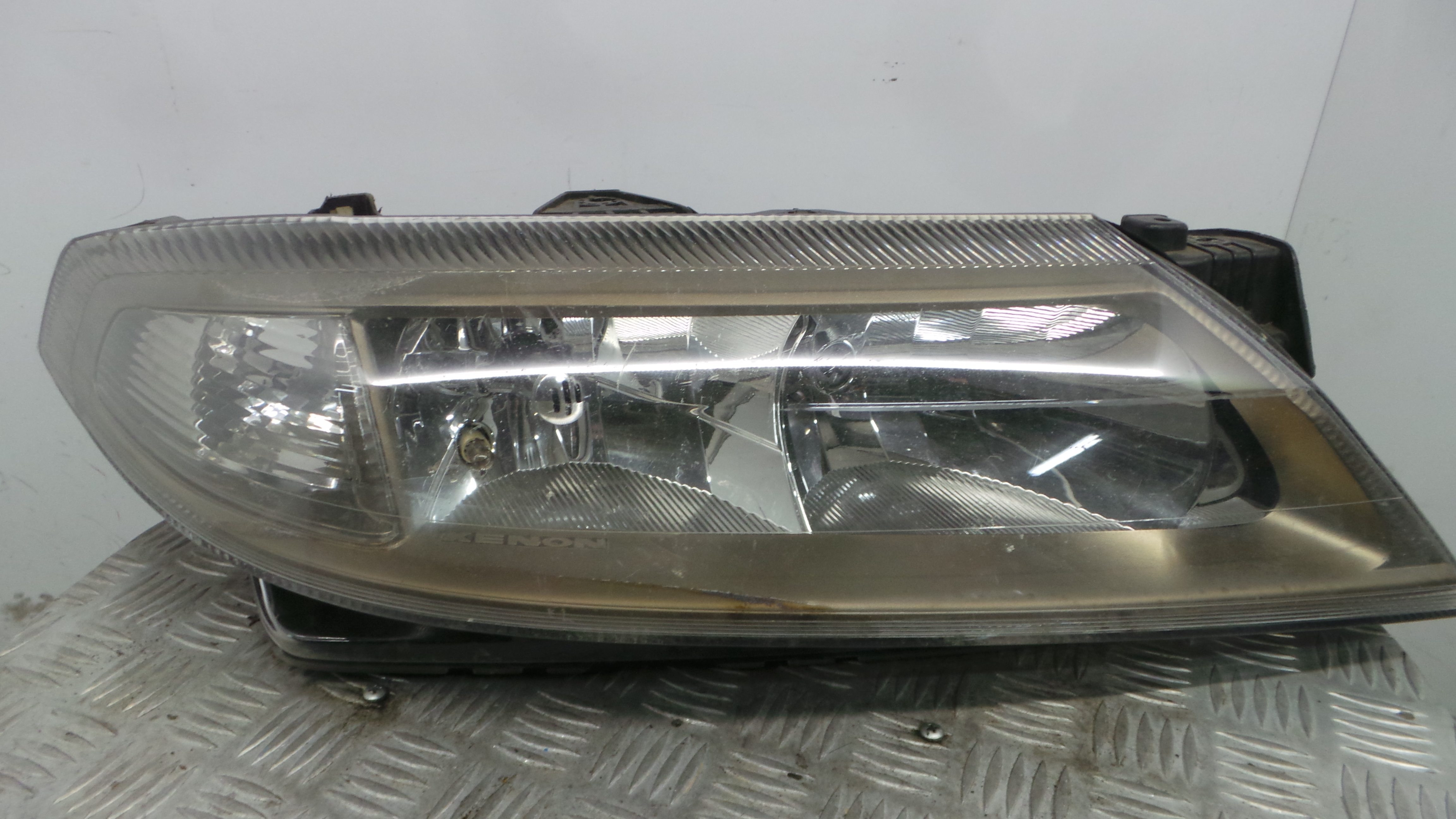 Ótica Esq 8200002468 – RENAULT LAGUNA II (BG0/1_)