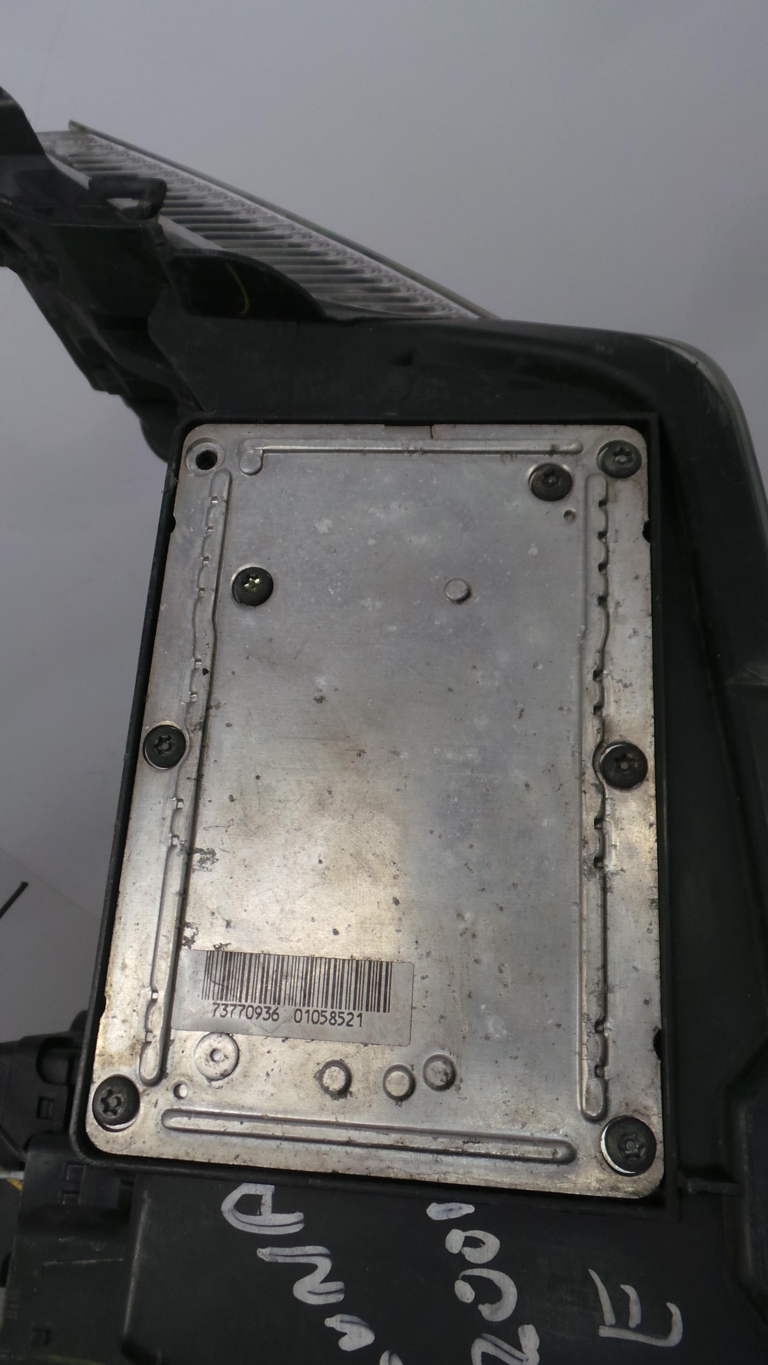 Ótica Esq 8200002468 – RENAULT LAGUNA II (BG0/1_)