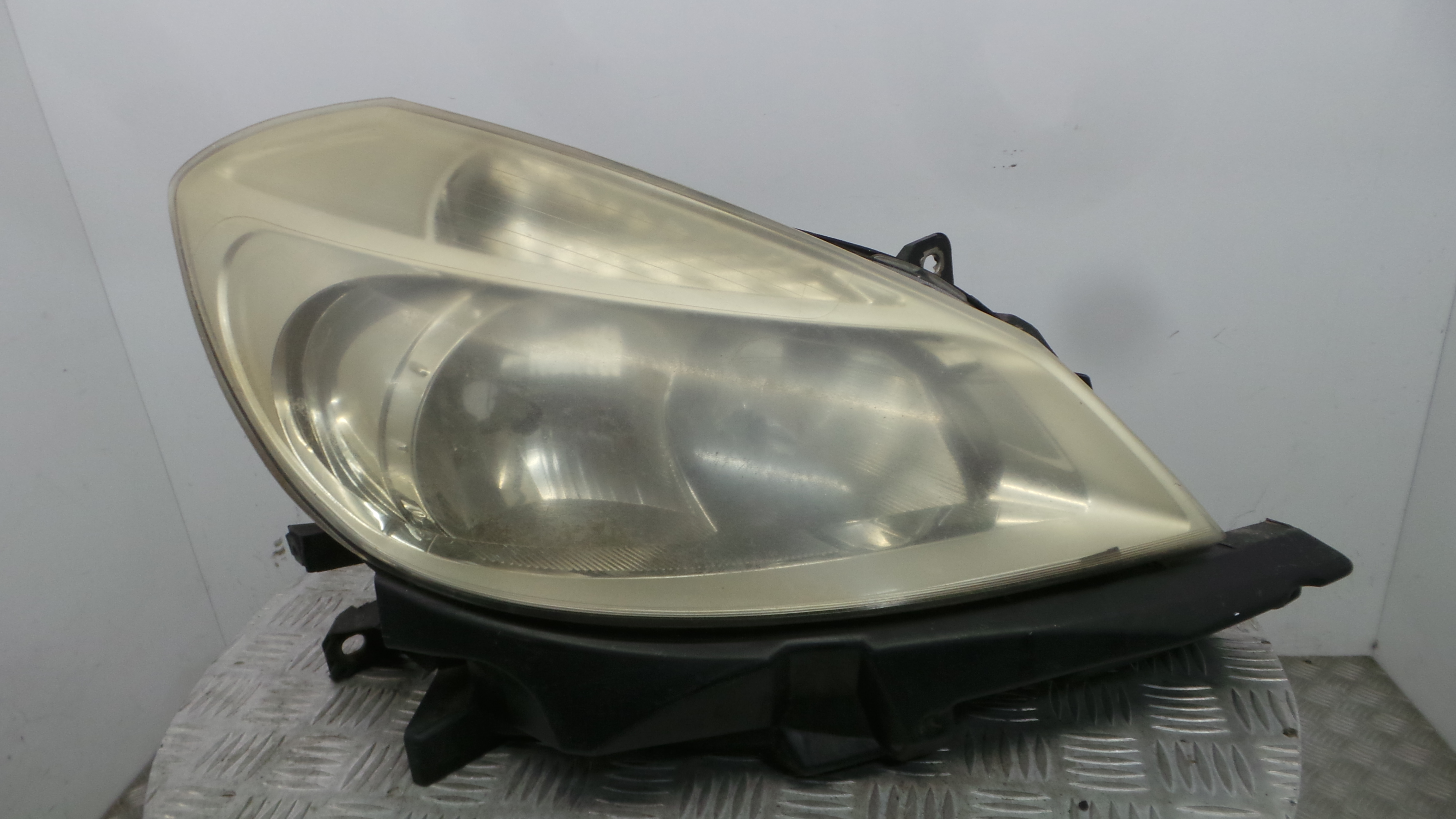 Ótica Dto 8200459823 - RENAULT CLIO III (BR0/1, CR0/1)-37075547 Ótica Dto 8200459823 - RENAULT CLIO III (BR0/1, CR0/1)-37075547