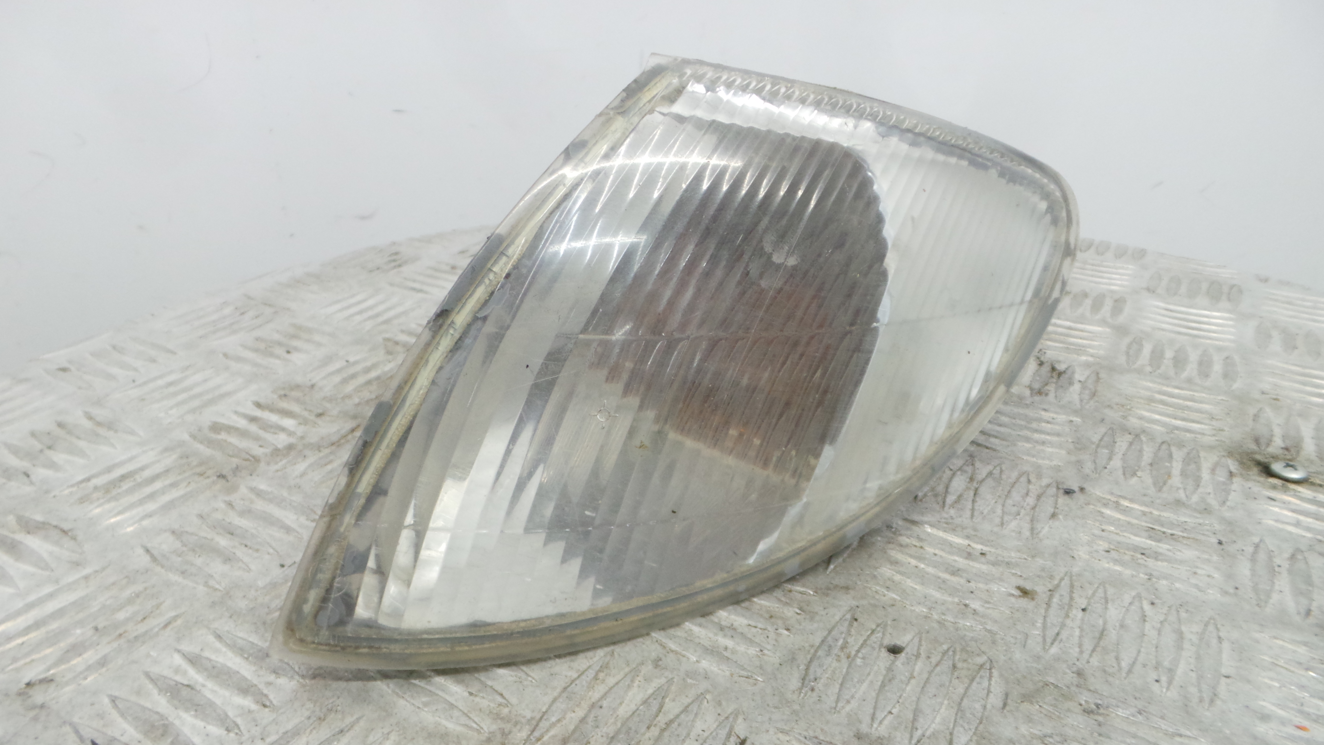Farolim de Pisca Frente Esq 7700831466 - RENAULT MEGANE I (BA0/1_)-37075581