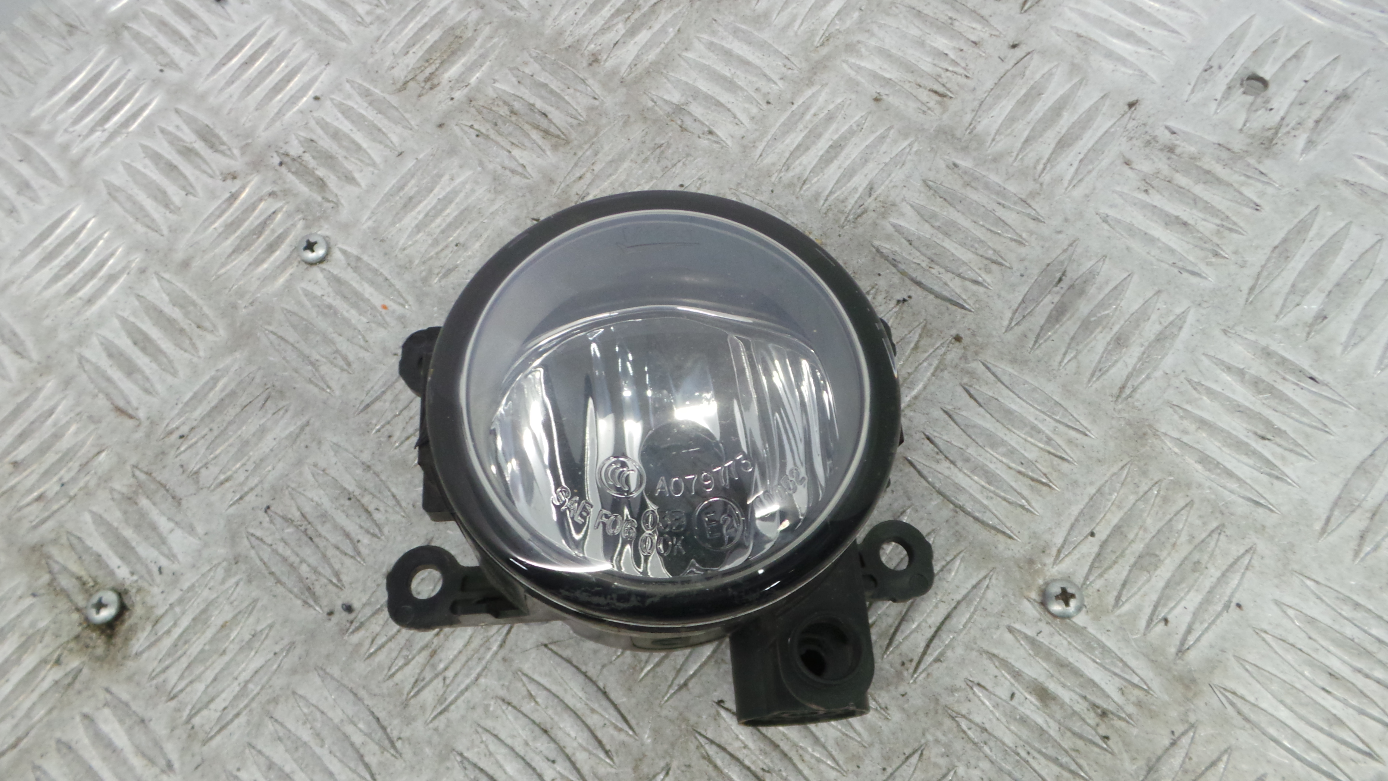 Farol Nevoeiro Direito 261508209R - RENAULT CLIO IV (BH_)-37075587 Farol Nevoeiro Direito 261508209R - RENAULT CLIO IV (BH_)-37075587