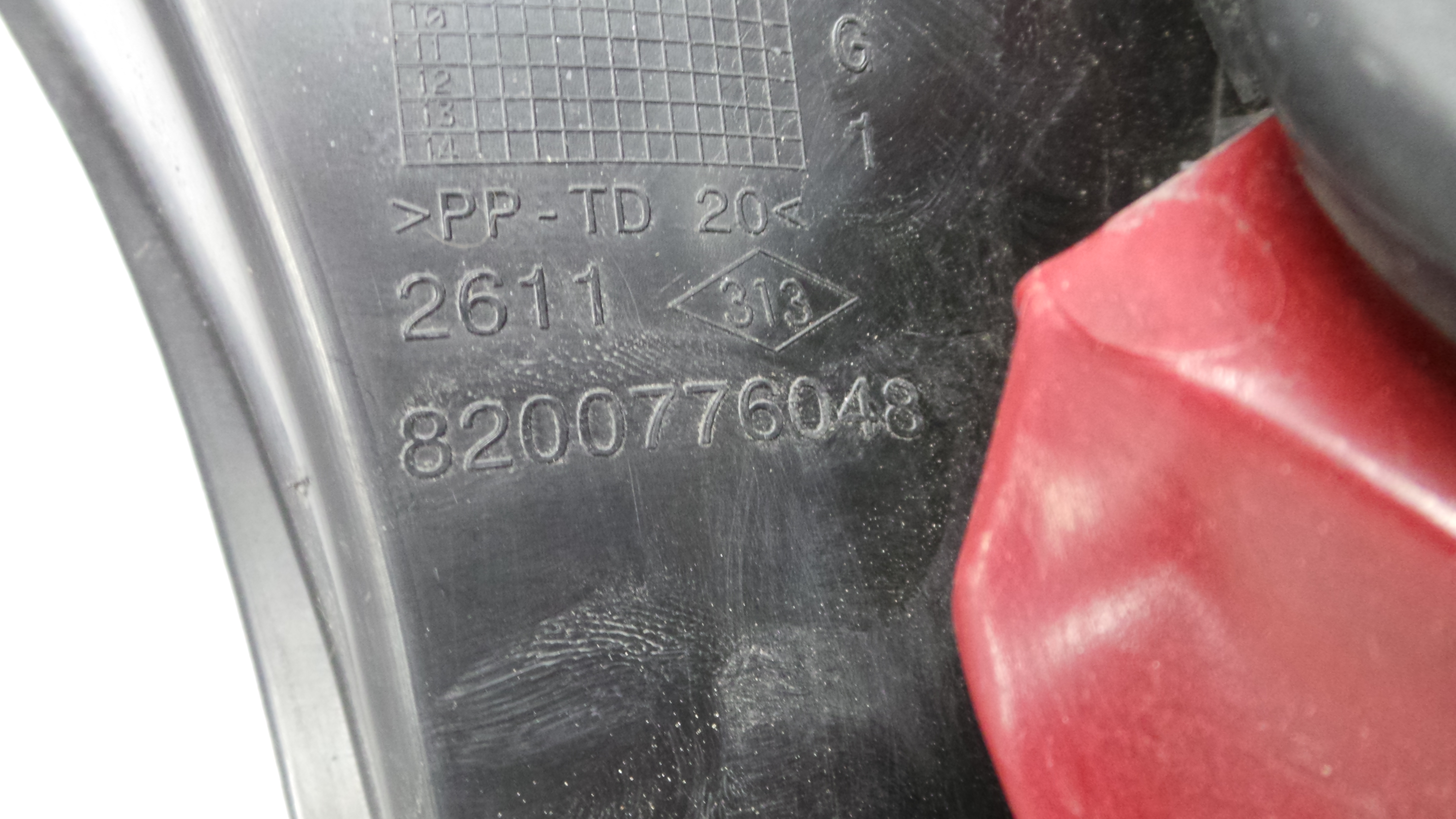 Farolim Stop Esq 8200776048 - RENAULT CLIO III (BR0/1, CR0/1)-37075725