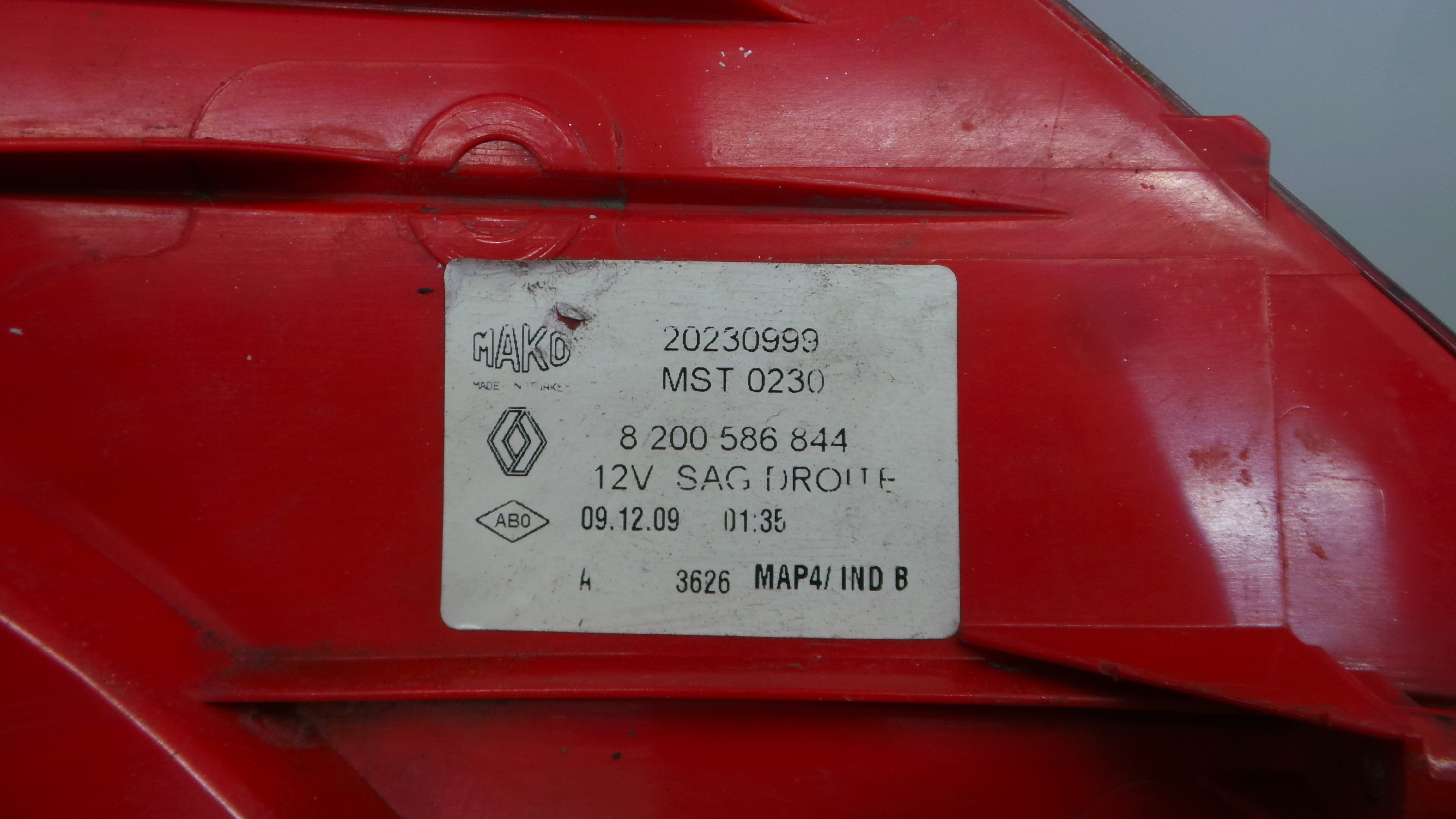 Farolim Stop Dto 8200586844 - RENAULT CLIO III Grandtour (KR0/1_), CLIO III Sportour (KR0/1_)-37075733