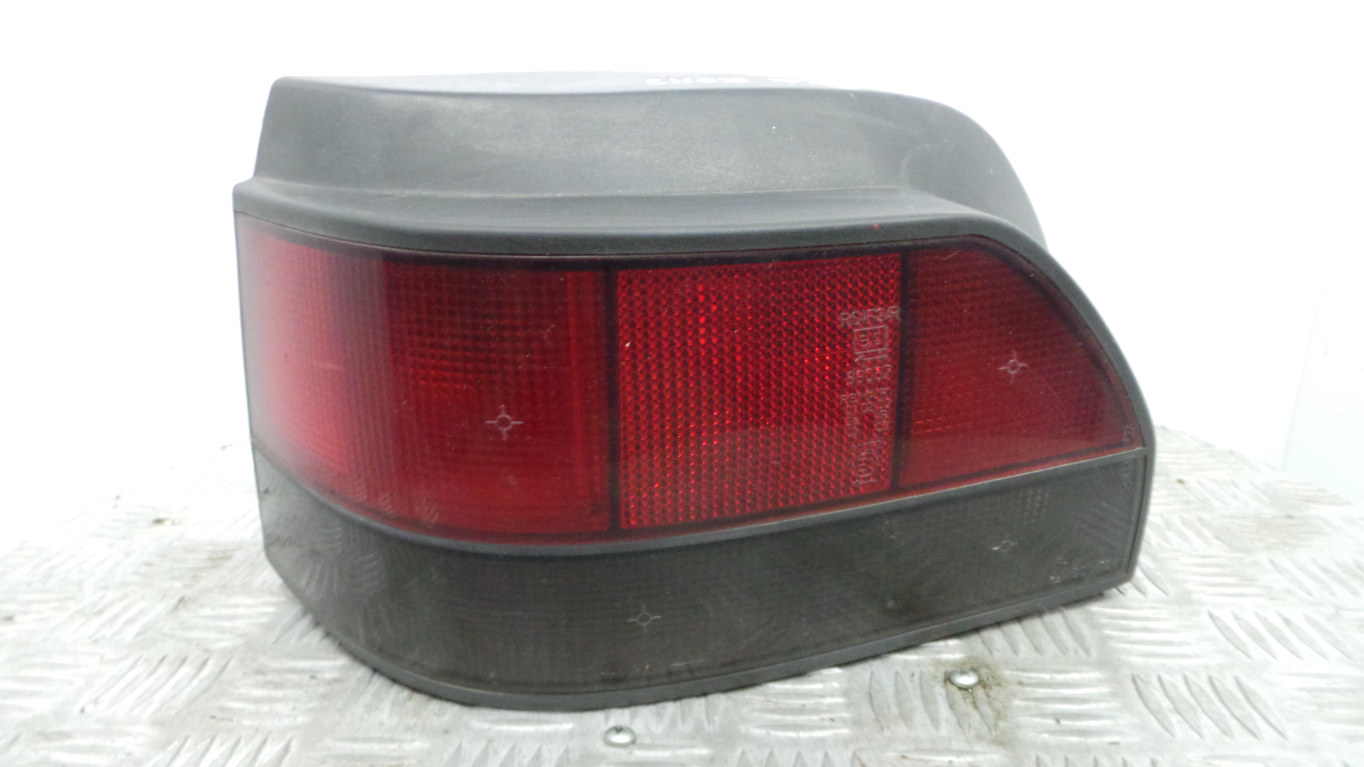 Farolim Stop Esq 7701205800 - RENAULT CLIO I (B/C57_, 5/357_)-37075741 Farolim Stop Esq 7701205800 - RENAULT CLIO I (B/C57_, 5/357_)-37075741
