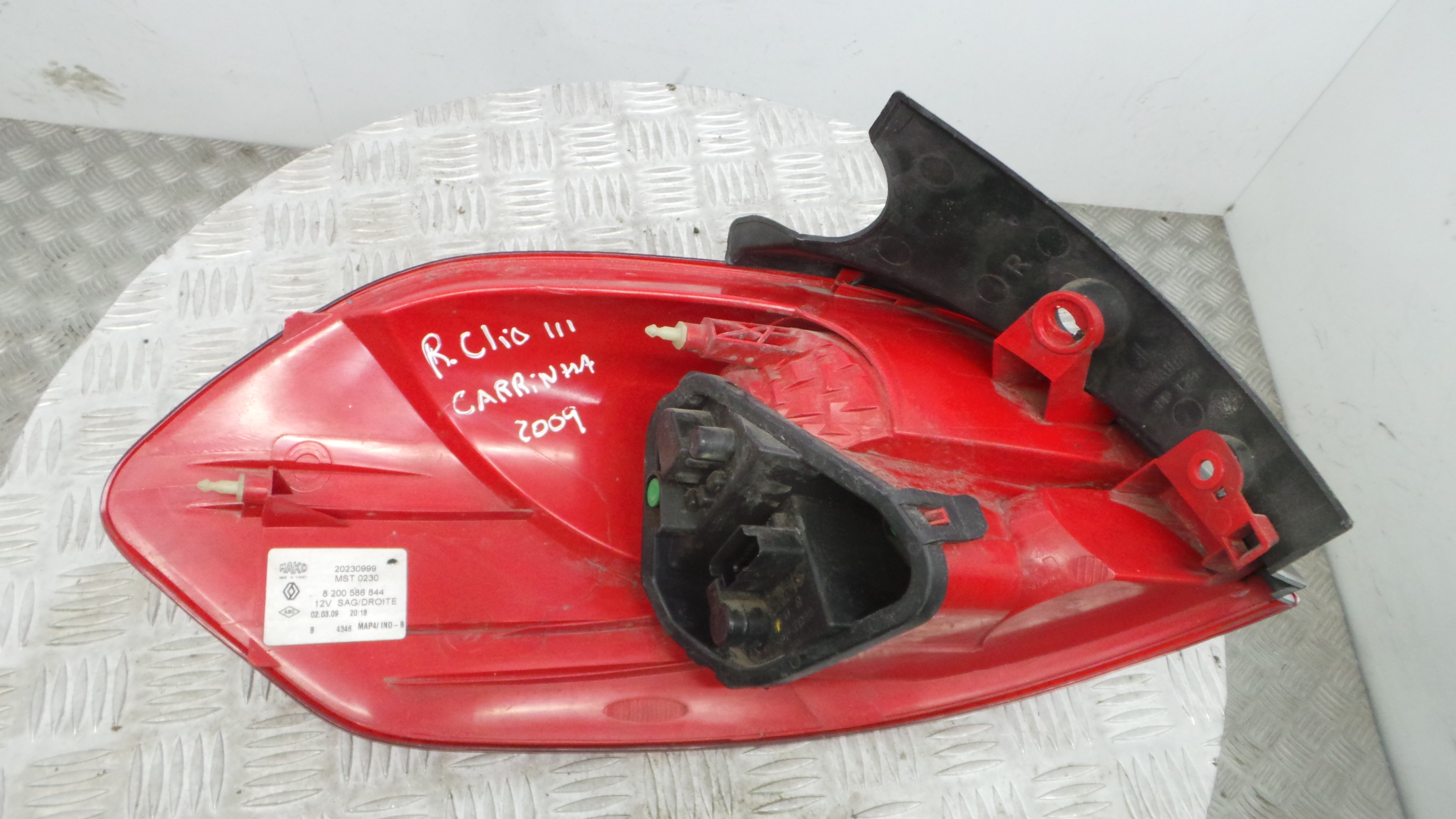 Farolim Stop Dto 8200586844 - RENAULT CLIO III Grandtour (KR0/1_), CLIO III Sportour (KR0/1_)-37075968