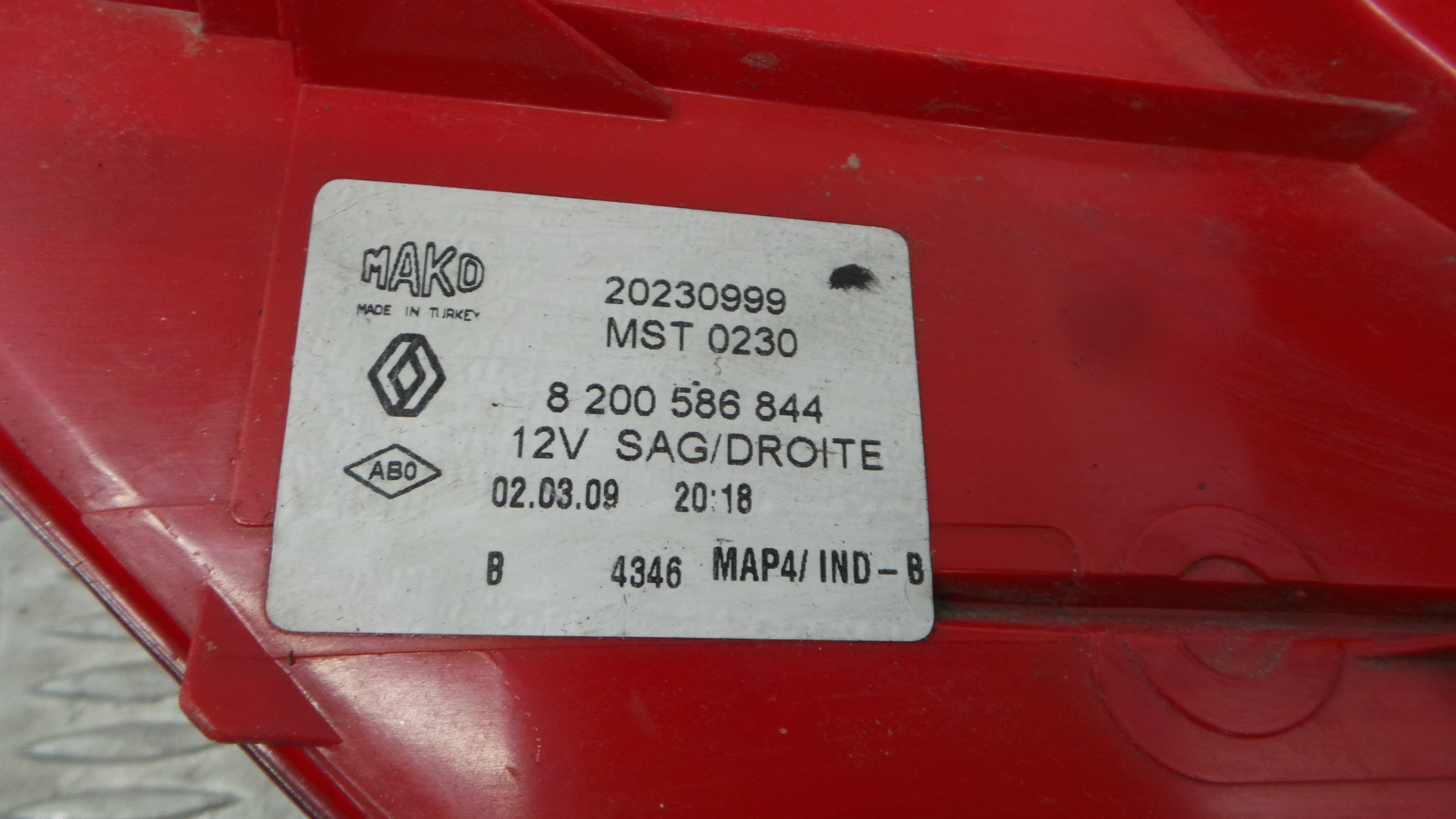 Farolim Stop Dto 8200586844 - RENAULT CLIO III Grandtour (KR0/1_), CLIO III Sportour (KR0/1_)-37075968