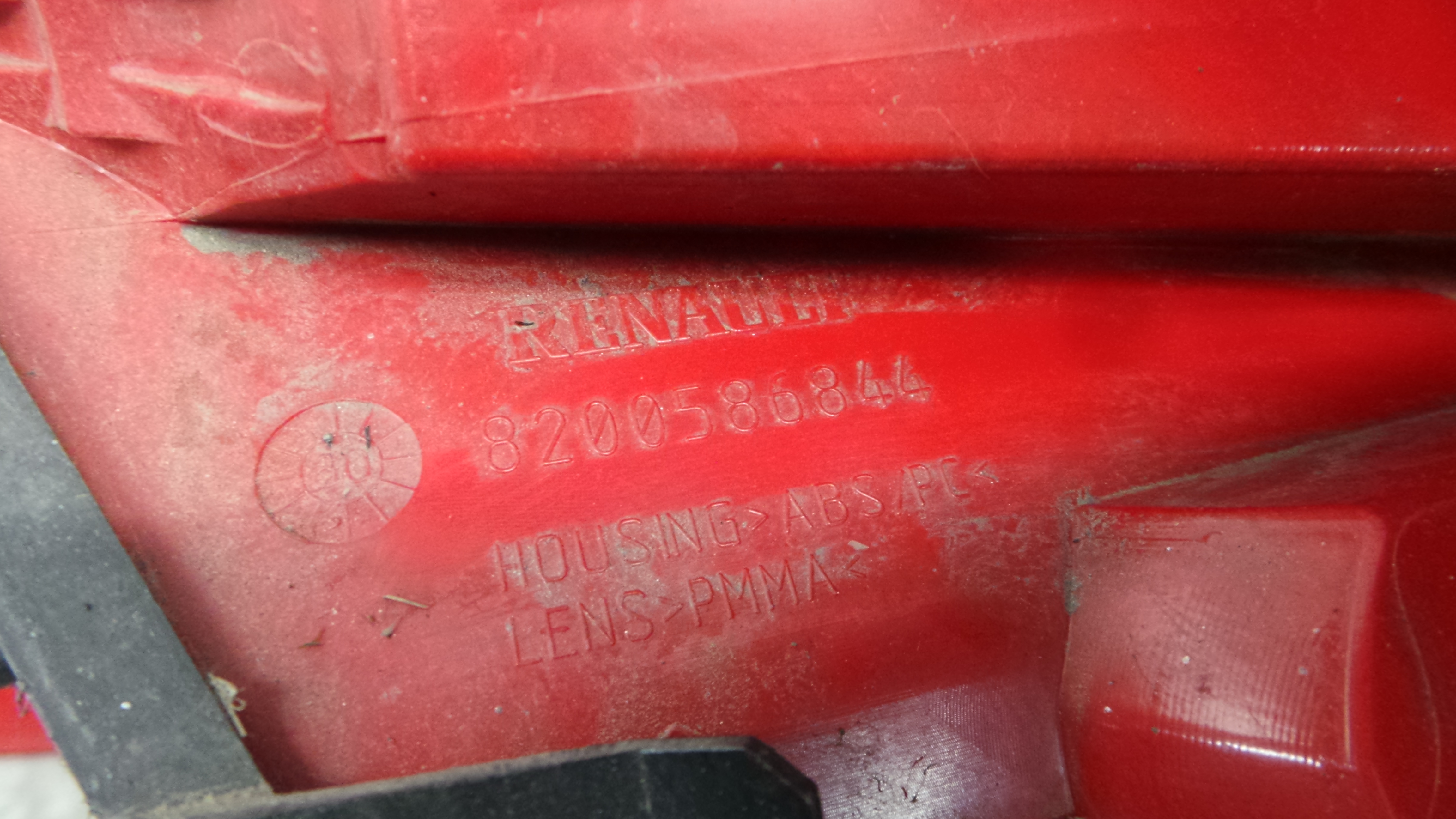 Farolim Stop Dto 8200586844 - RENAULT CLIO III Grandtour (KR0/1_), CLIO III Sportour (KR0/1_)-37075968