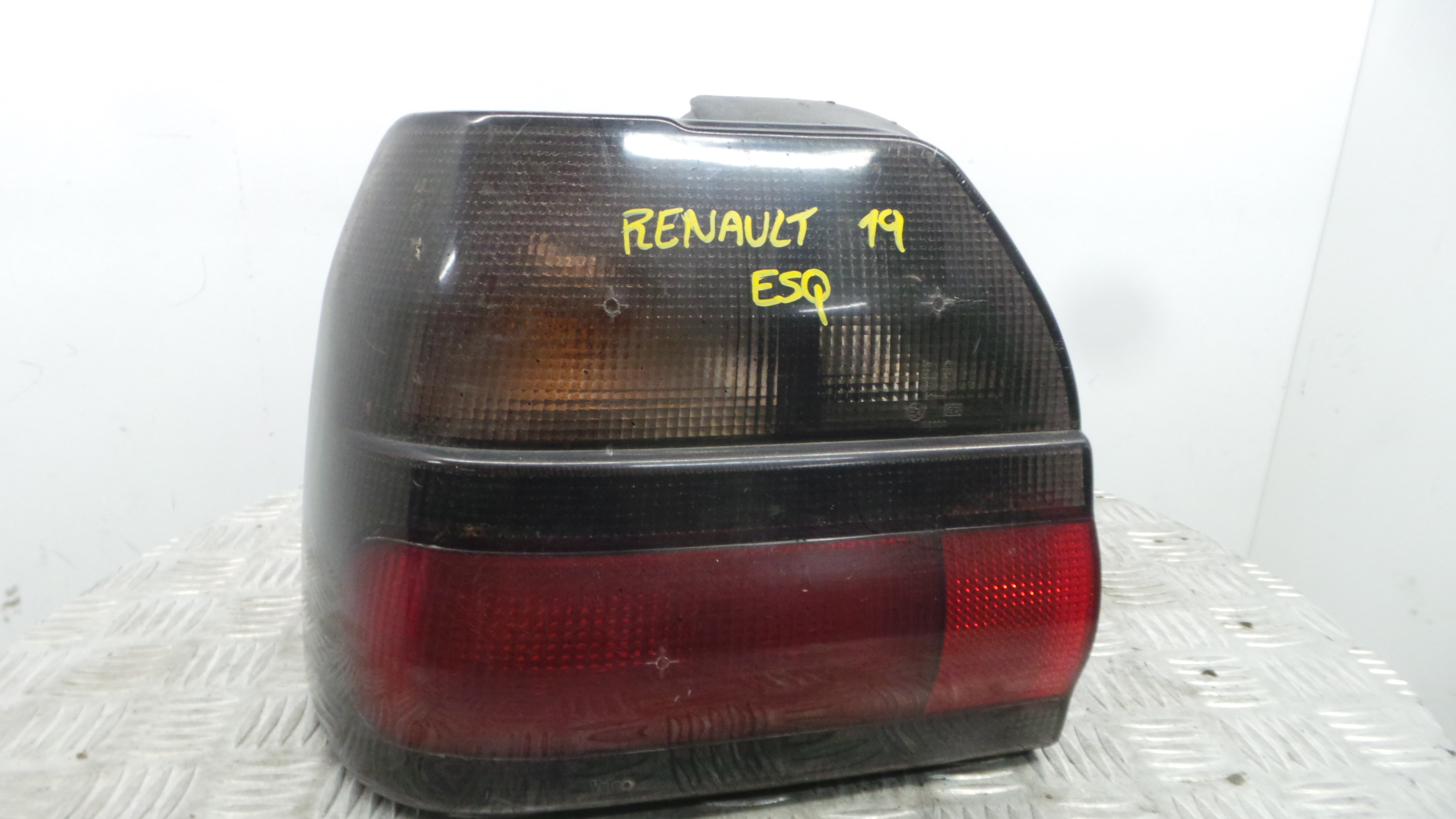 Farolim Stop Esq 7700816015 - RENAULT 19 II (B/C53_), 19 Mk II (B/C53_)-37075975 Farolim Stop Esq 7700816015 - RENAULT 19 II (B/C53_), 19 Mk II (B/C53_)-37075975