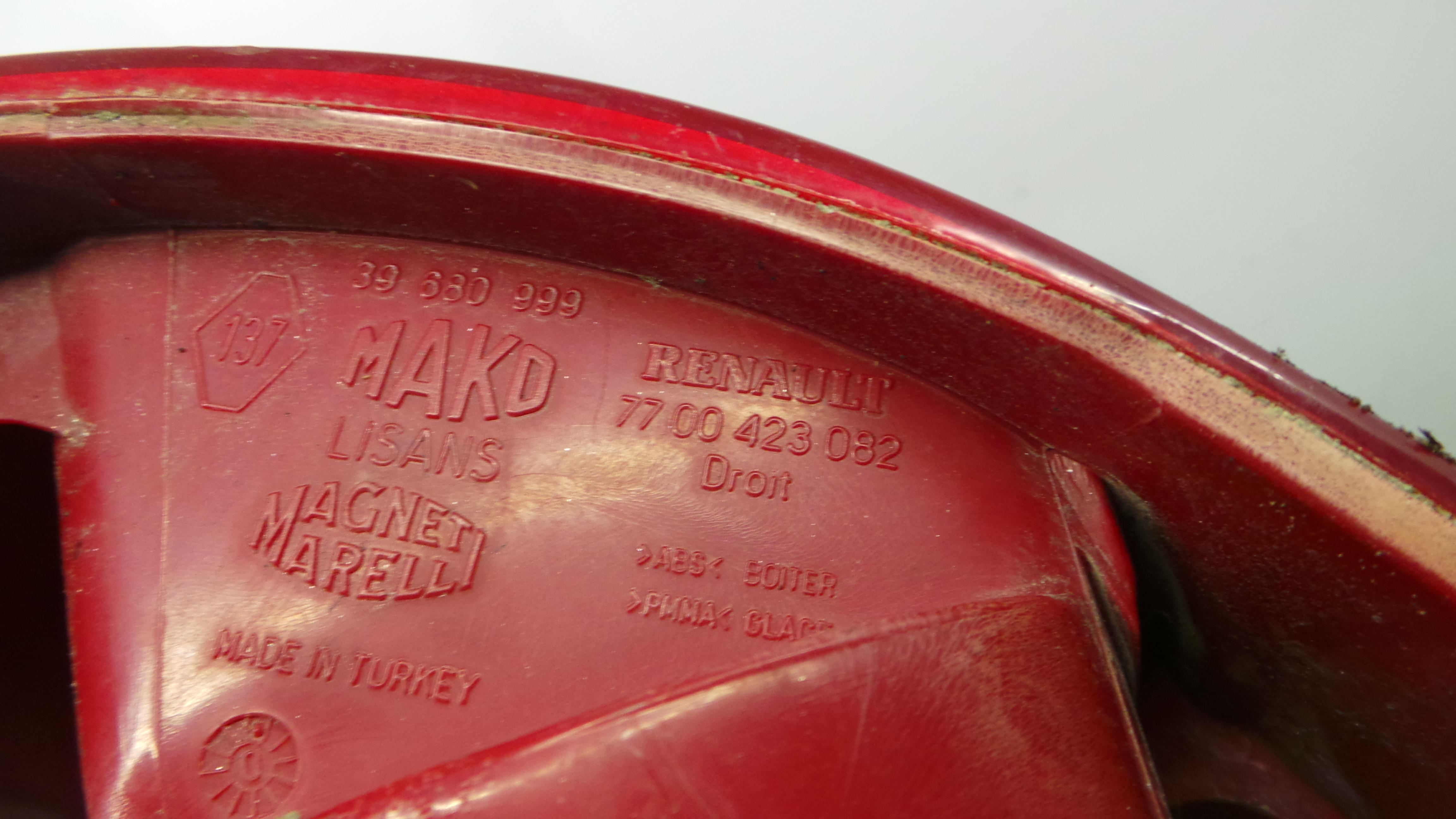 Farolim Stop Dto 7700423082 - RENAULT MEGANE I Break (KA0/1_), MEGANE I Grandtour (KA0/1_)-37075978