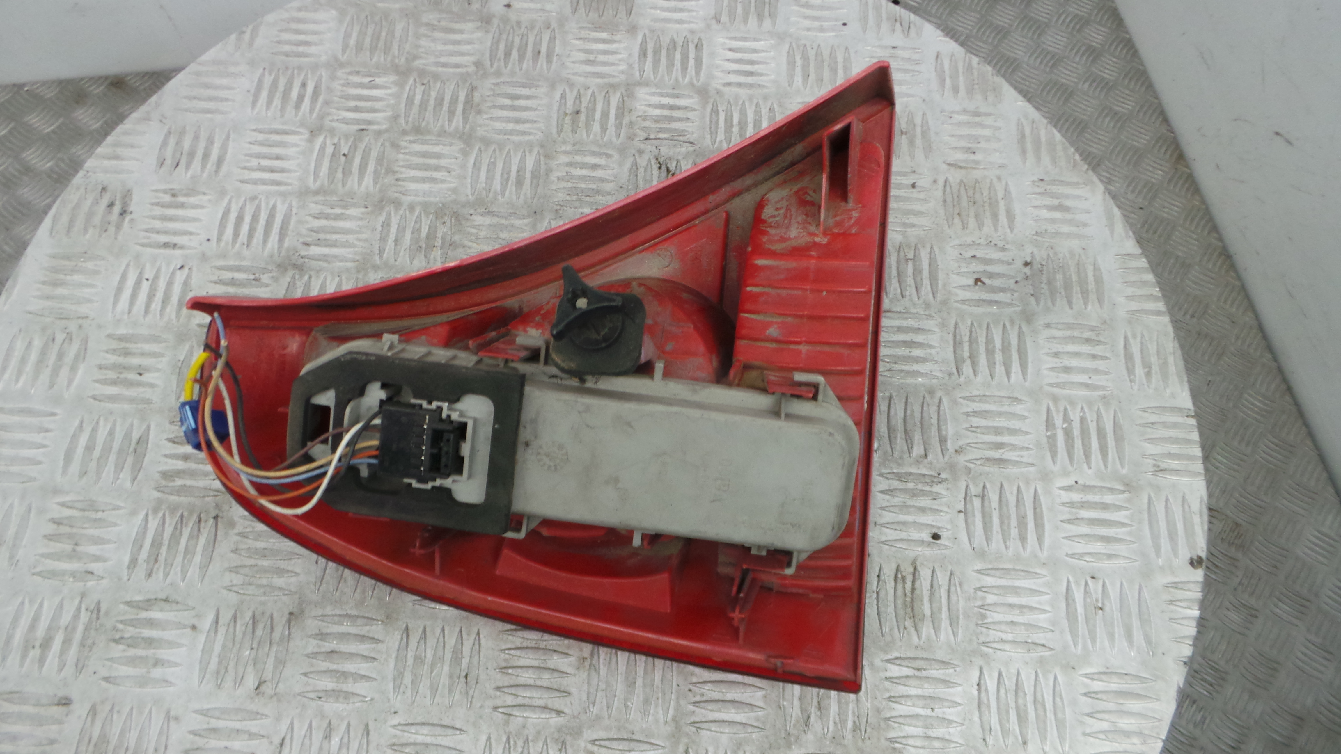 Farolim Stop Dto 8200071414 - RENAULT CLIO II (BB_, CB_), CLIO Mk II (BB_, CB_)-37075981