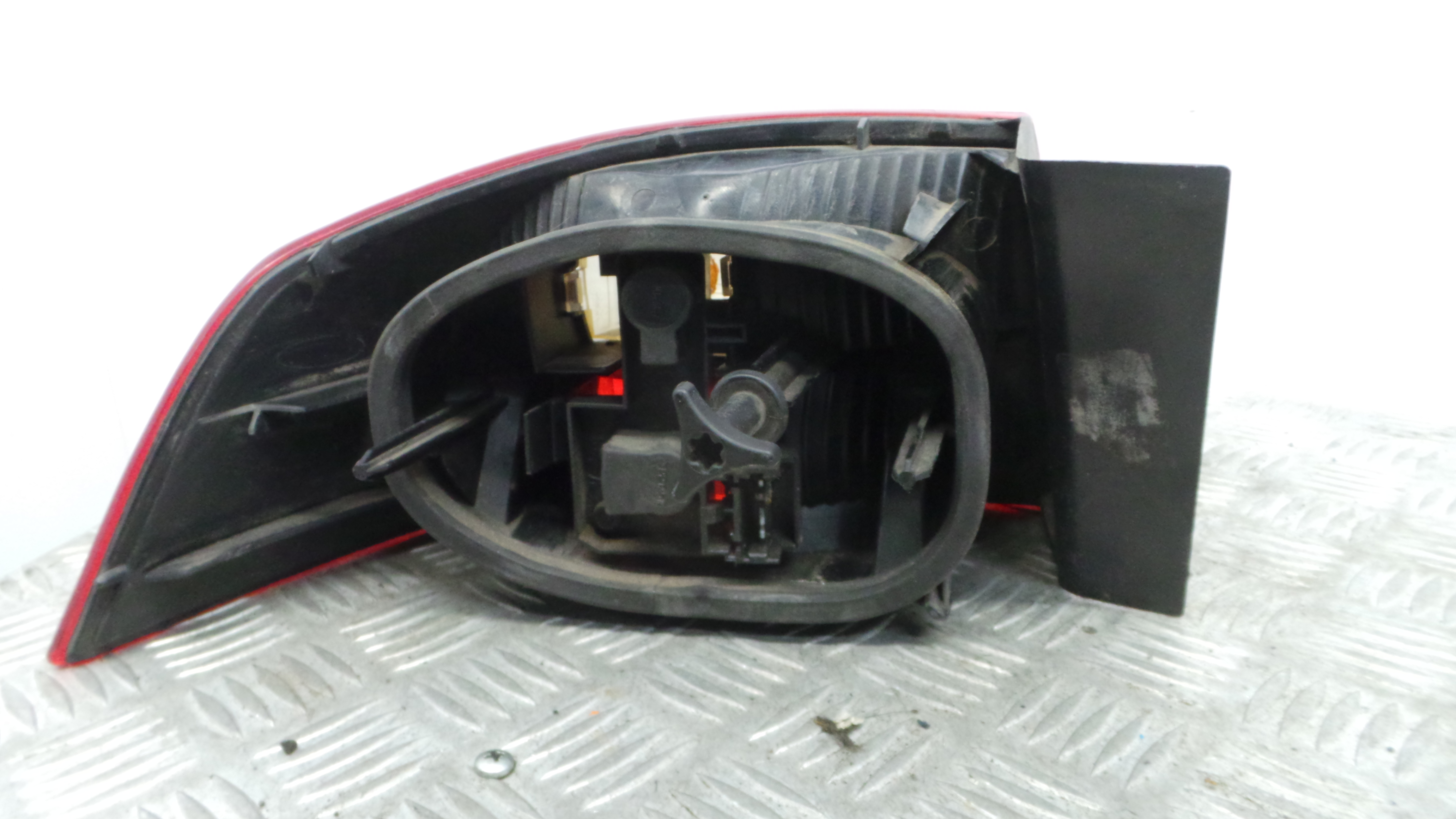 Farolim Stop Dto 8200002474 - RENAULT LAGUNA II (BG0/1_)-37076125