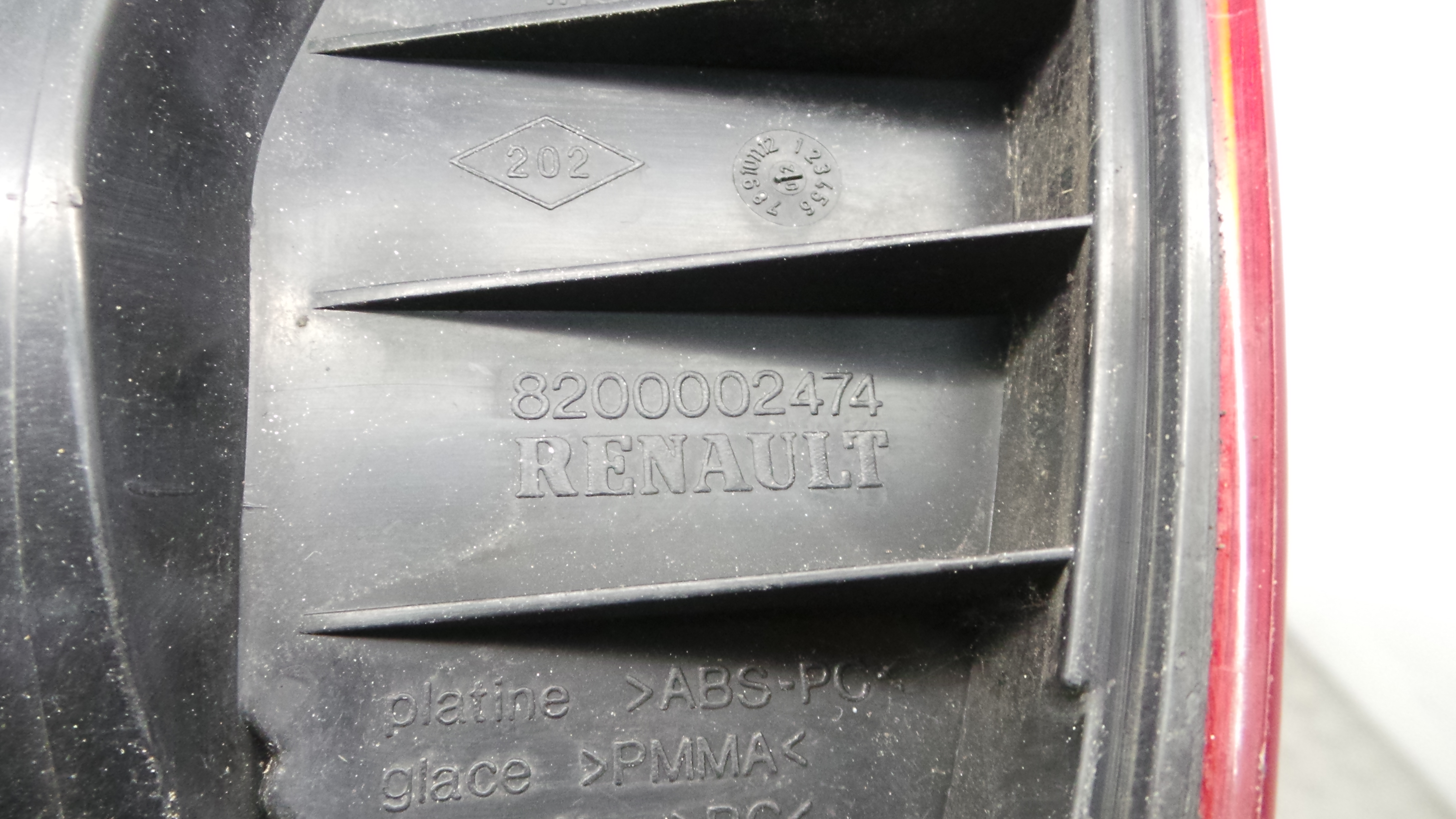 Farolim Stop Dto 8200002474 - RENAULT LAGUNA II (BG0/1_)-37076125