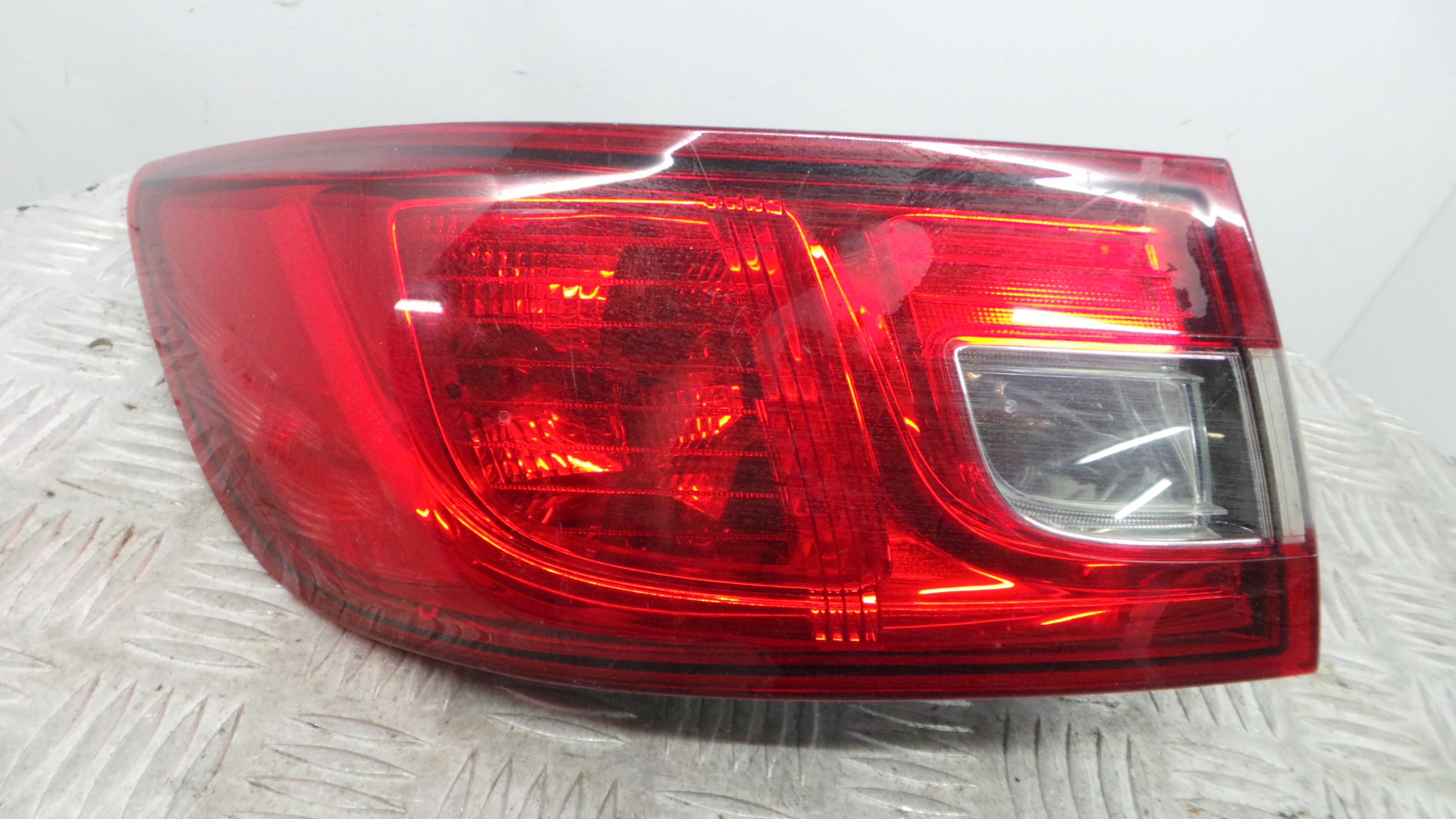 Farolim Stop Esq 265554091R - RENAULT CLIO IV (BH_)-37076133 Farolim Stop Esq 265554091R - RENAULT CLIO IV (BH_)-37076133