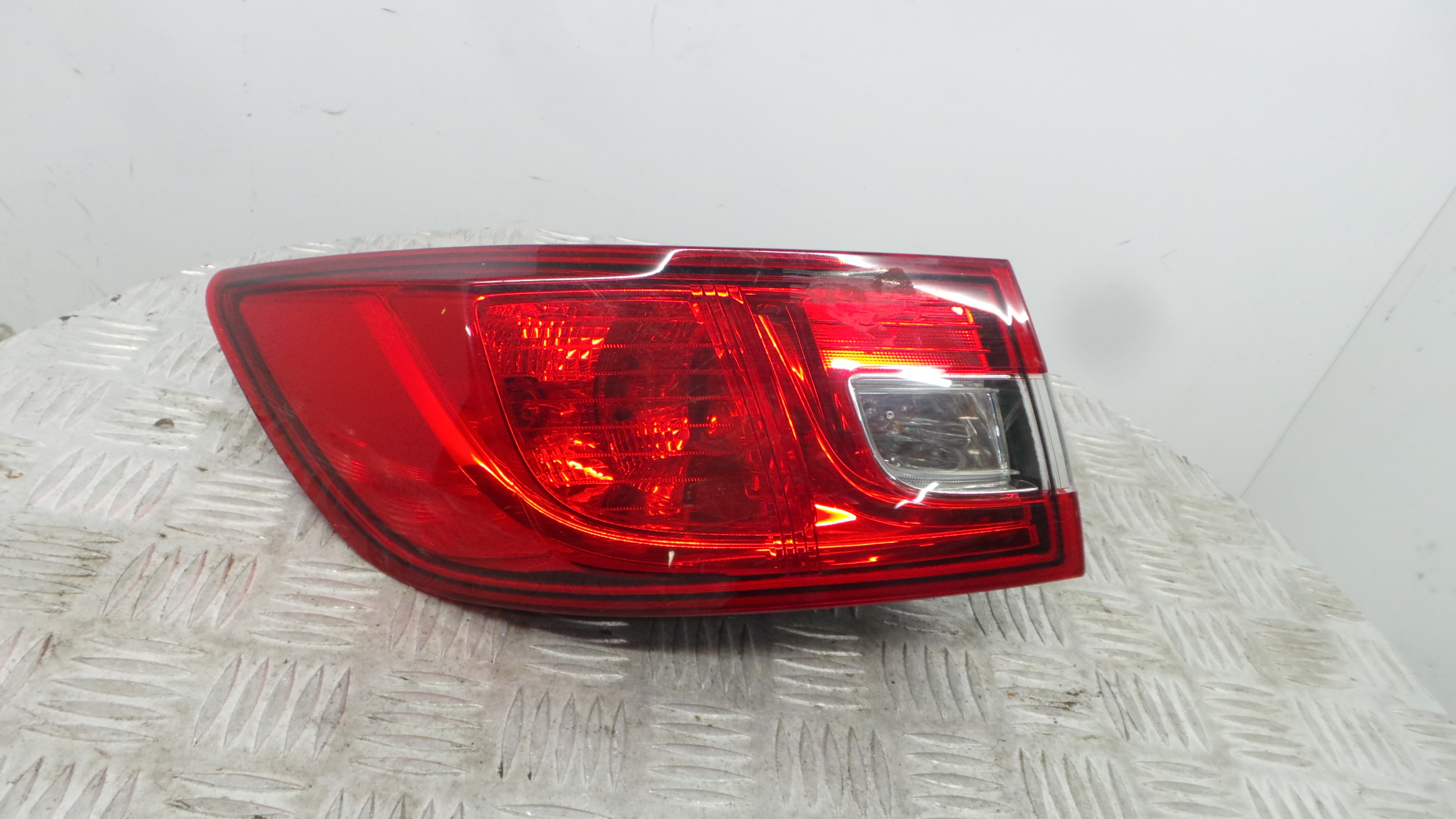 Farolim Stop Esq 265553021R - RENAULT CLIO IV (BH_)-37076141 Farolim Stop Esq 265553021R - RENAULT CLIO IV (BH_)-37076141