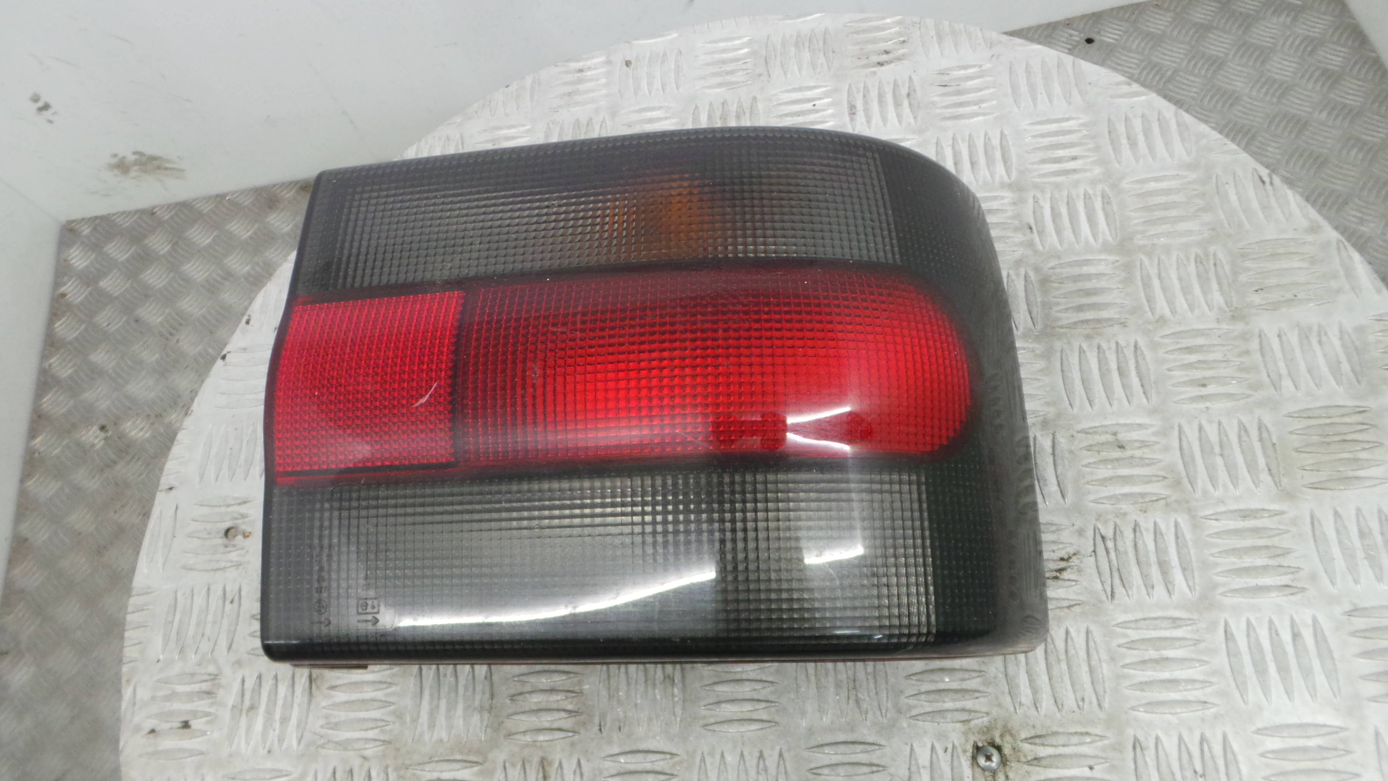 Farolim Stop Dto 7700815980 - RENAULT 19 II (B/C53_), 19 Mk II (B/C53_)-37076144 Farolim Stop Dto 7700815980 - RENAULT 19 II (B/C53_), 19 Mk II (B/C53_)-37076144