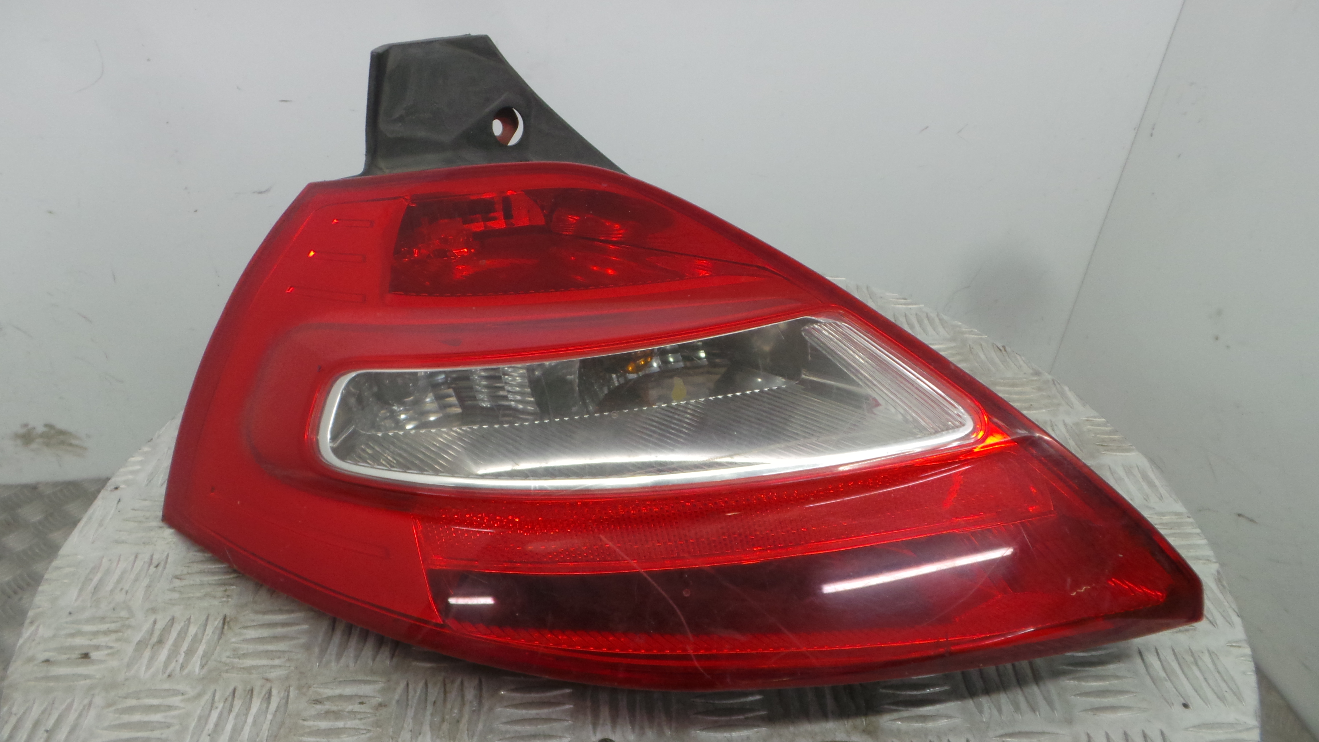 Farolim Stop Esq 8200413214 - RENAULT MEGANE II (BM0/1_, CM0/1_)-37076151 Farolim Stop Esq 8200413214 - RENAULT MEGANE II (BM0/1_, CM0/1_)-37076151