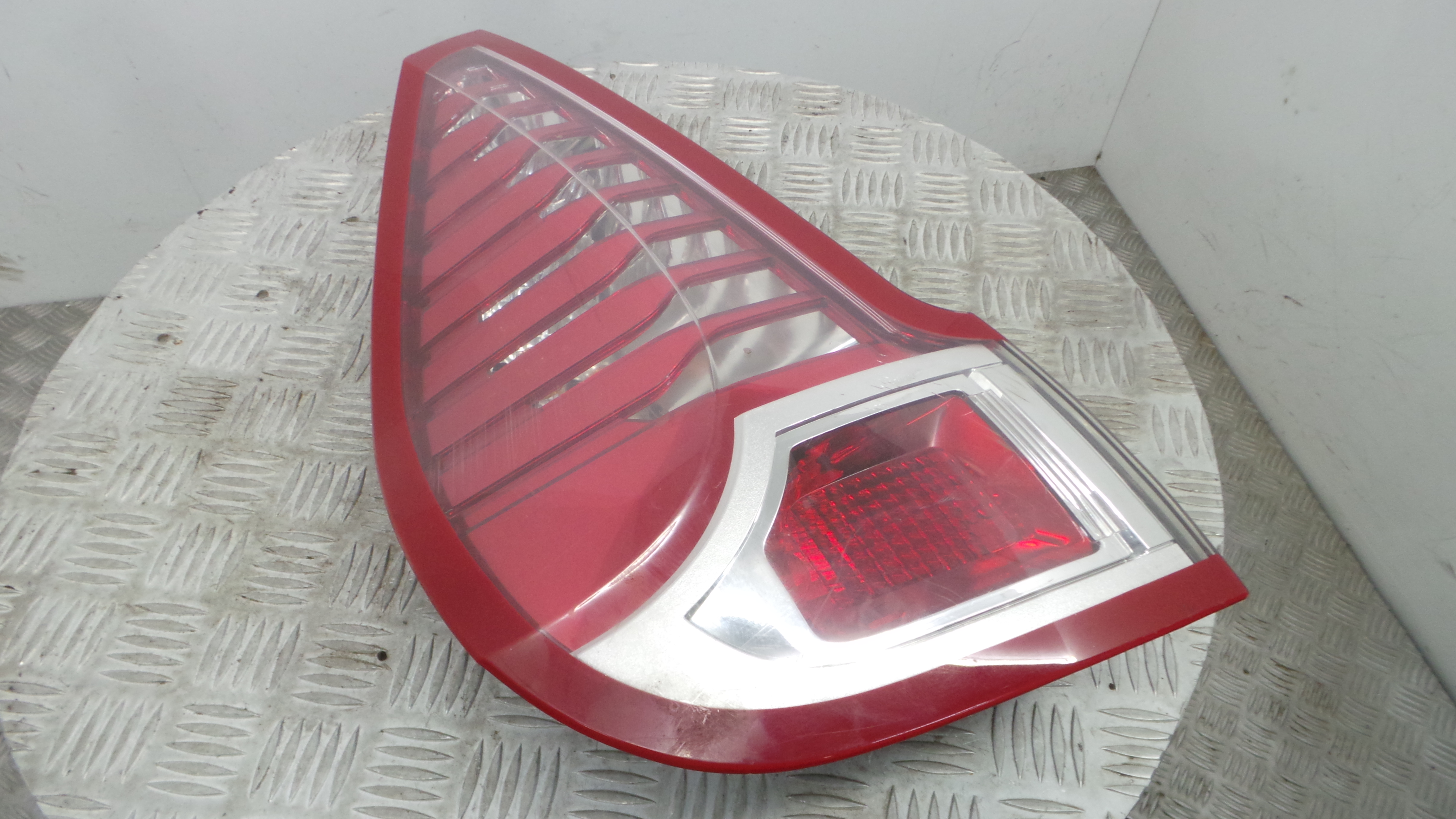 Farolim Stop Esq 265550013R - RENAULT SCÉNIC III (JZ0/1_)-37076154 Farolim Stop Esq 265550013R - RENAULT SCÉNIC III (JZ0/1_)-37076154