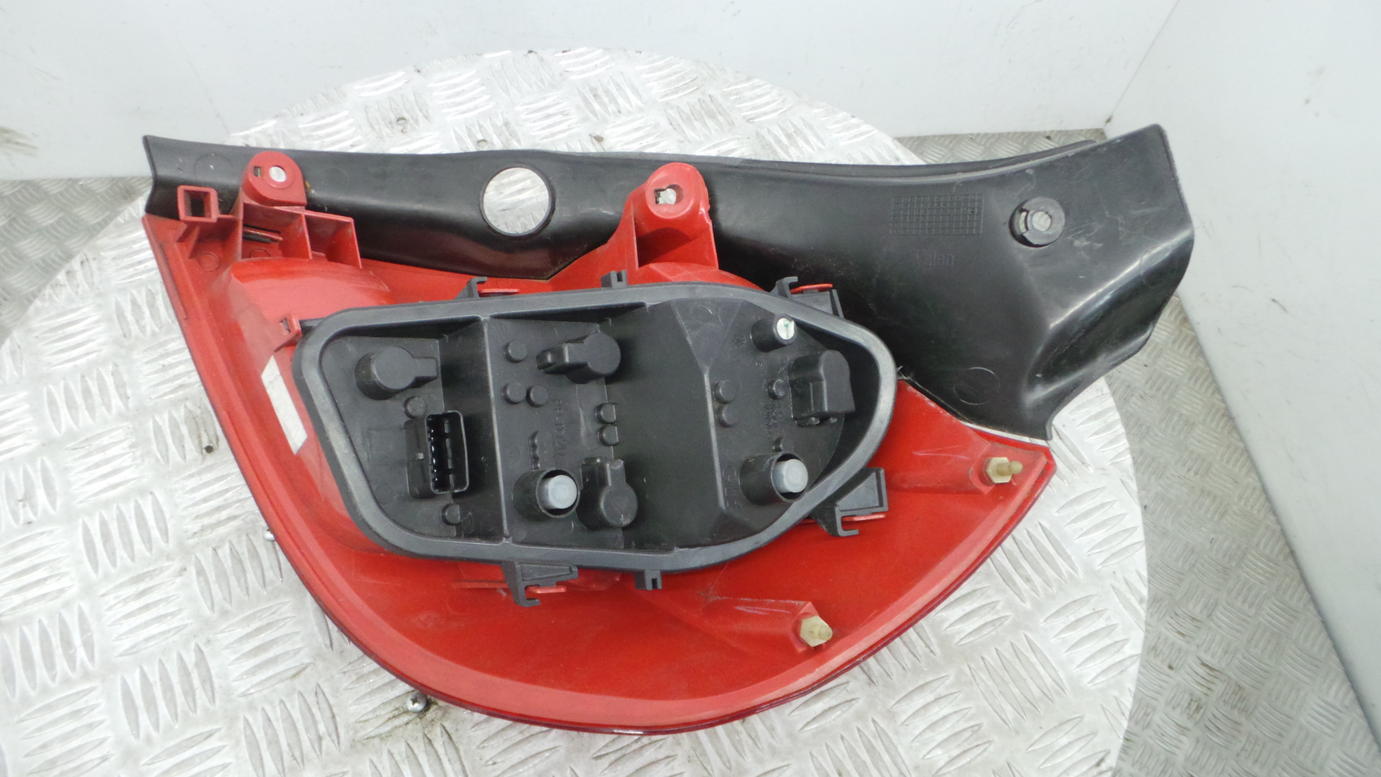 Farolim Stop Esq 8200459962 - RENAULT CLIO III (BR0/1, CR0/1)-37076168