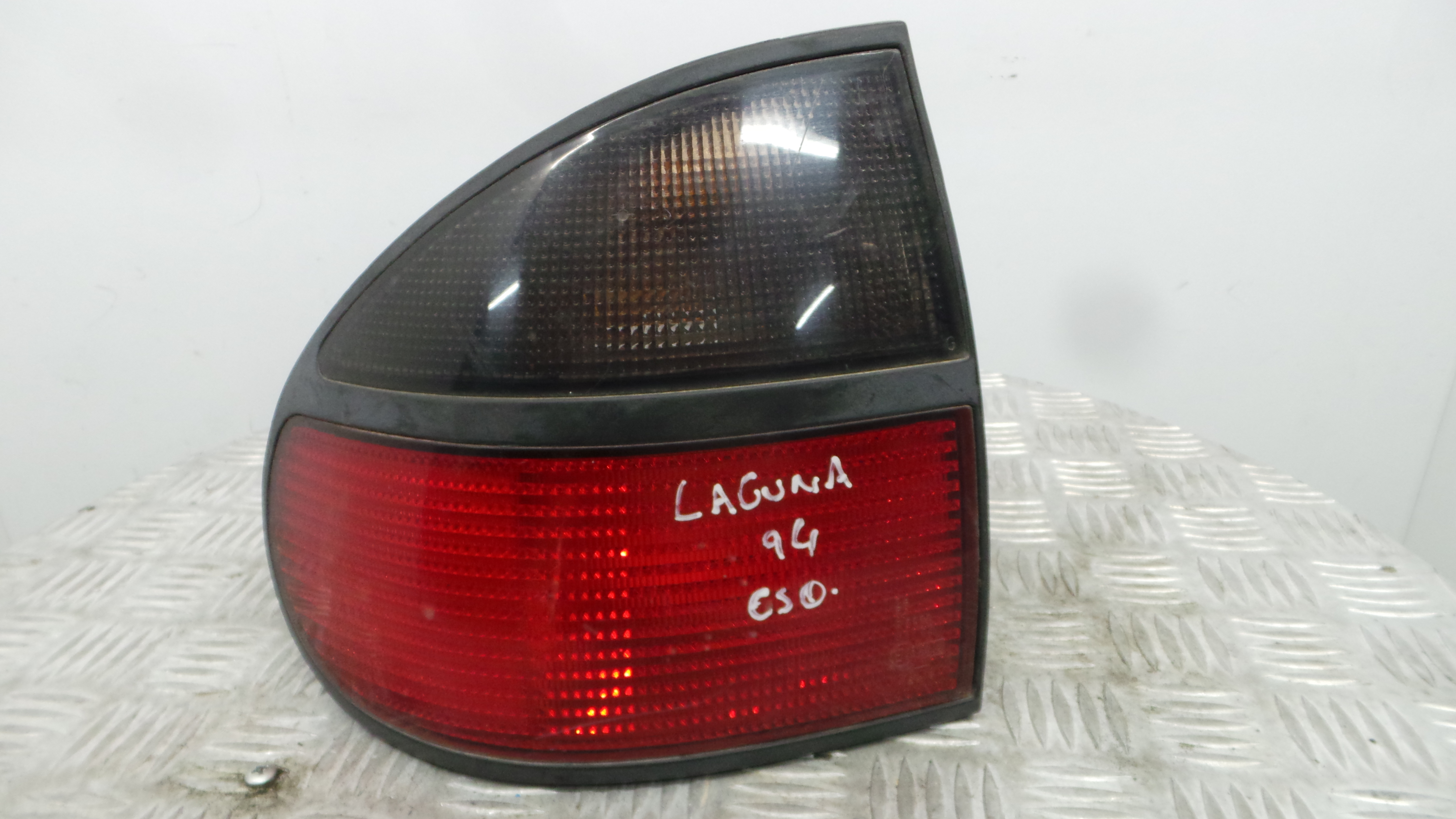 Farolim Stop Esq 7701038274 - RENAULT LAGUNA I (B56_, 556_)-37076175 Farolim Stop Esq 7701038274 - RENAULT LAGUNA I (B56_, 556_)-37076175