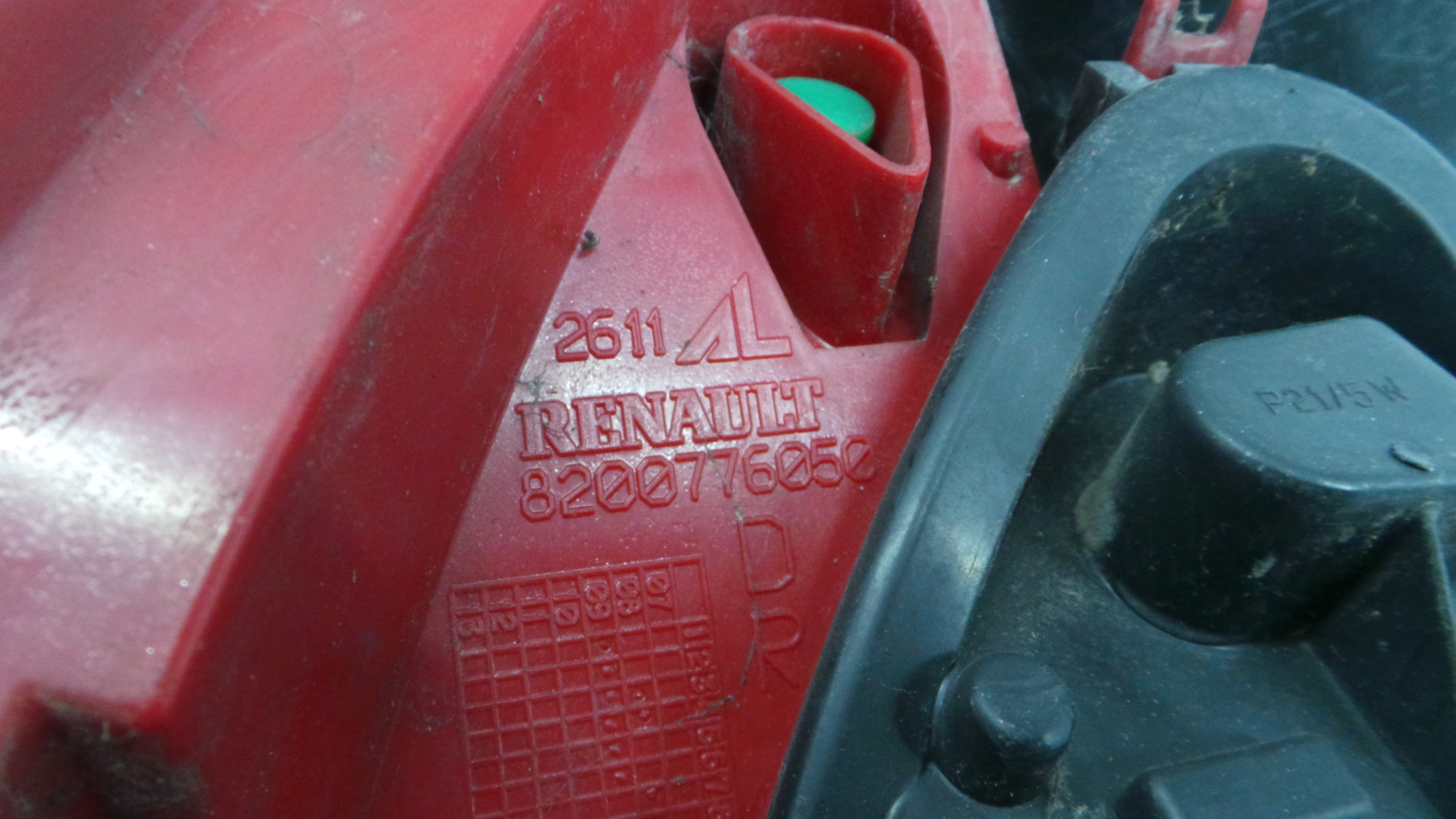 Farolim Stop Dto 8200776050 - RENAULT CLIO III (BR0/1, CR0/1)-37076281