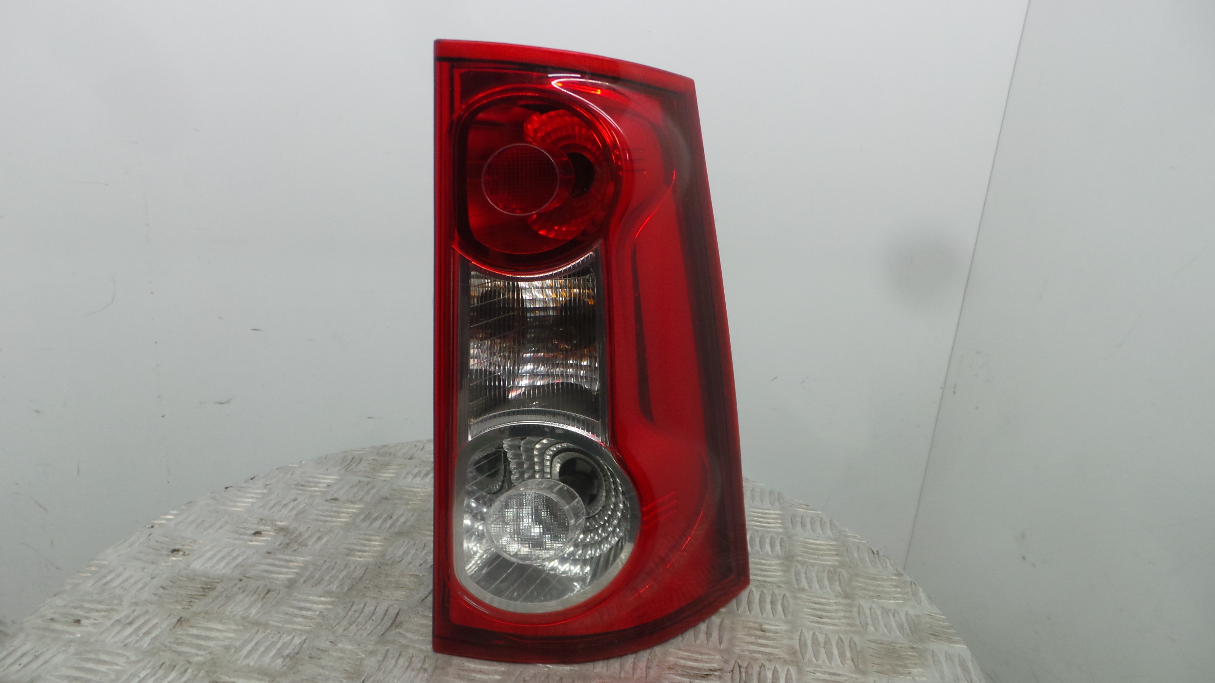 Farolim Stop Dto 8200864610 - DACIA LOGAN MCV (KS_)-37076285 Farolim Stop Dto 8200864610 - DACIA LOGAN MCV (KS_)-37076285