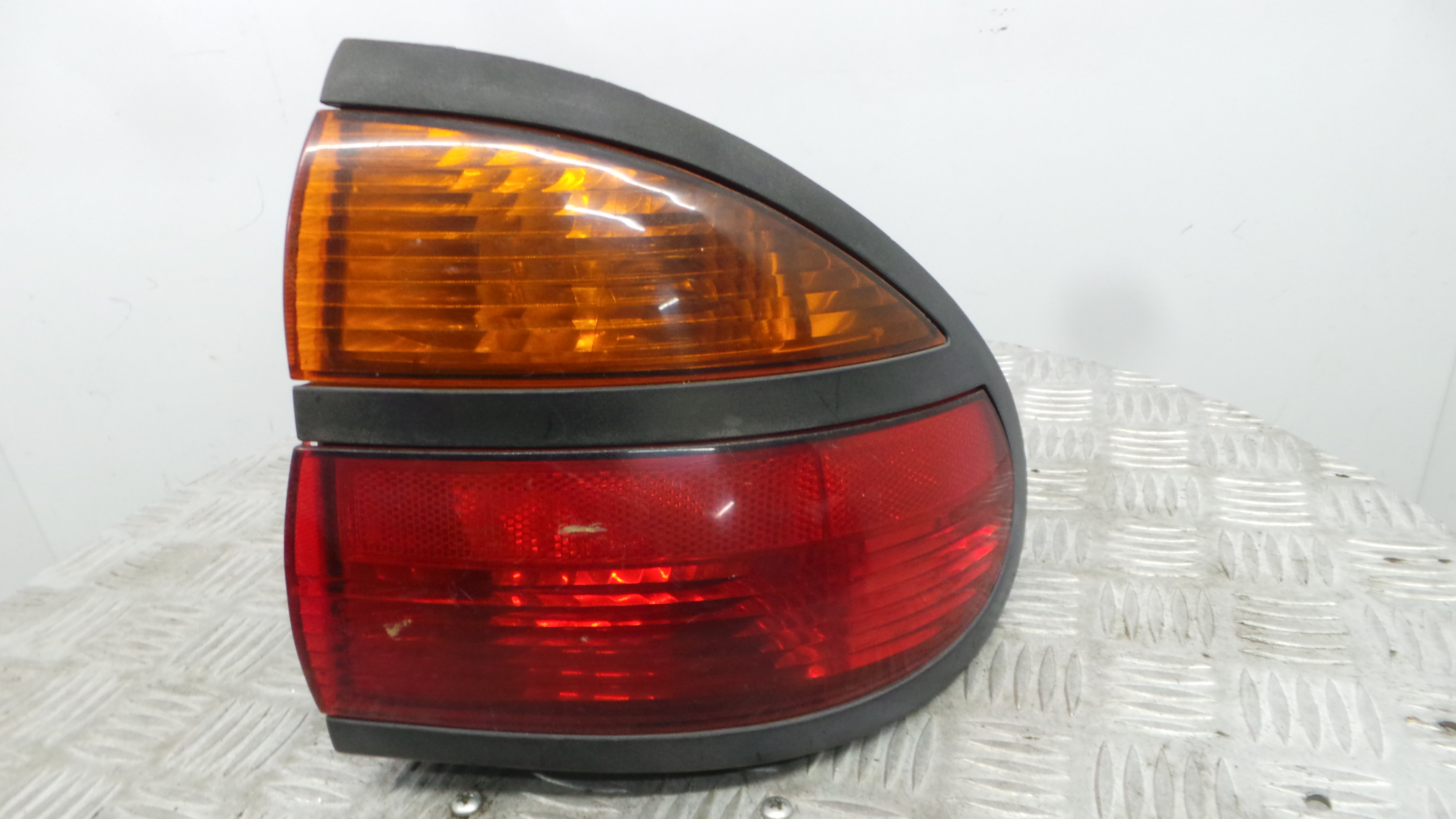 Farolim Stop Dto 7700420123 - RENAULT LAGUNA I (B56_, 556_)-37076288 Farolim Stop Dto 7700420123 - RENAULT LAGUNA I (B56_, 556_)-37076288