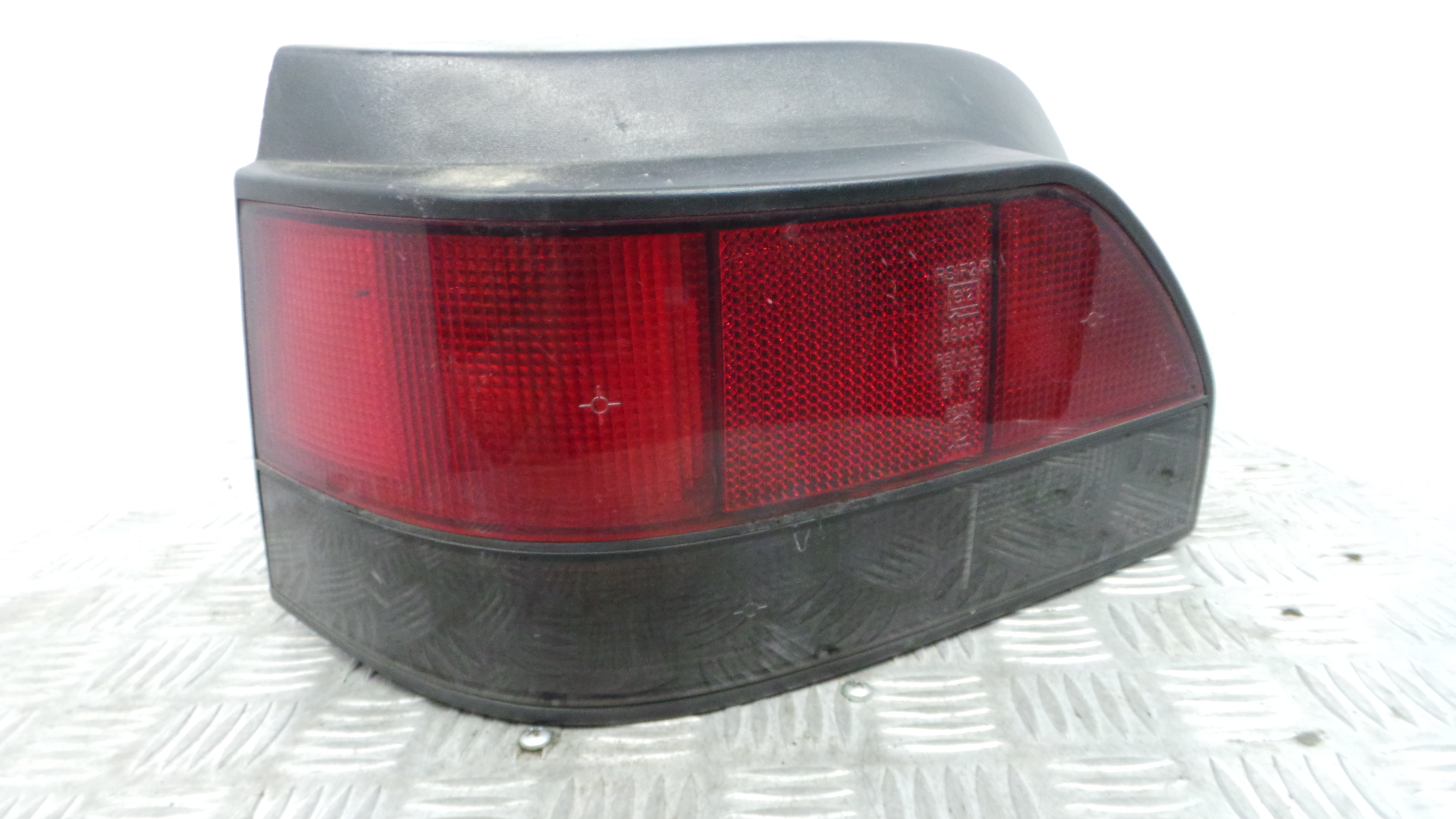 Farolim Stop Esq 7701205800 - RENAULT CLIO I (B/C57_, 5/357_)-37076291 Farolim Stop Esq 7701205800 - RENAULT CLIO I (B/C57_, 5/357_)-37076291